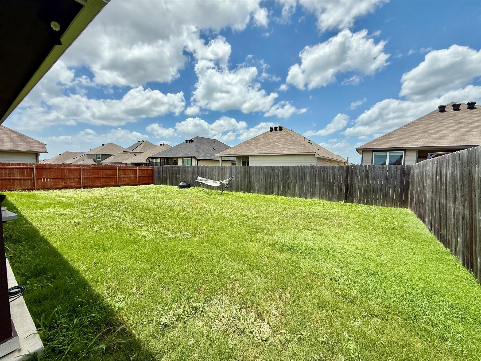 808 Fallbrook Dr Property Photo 33