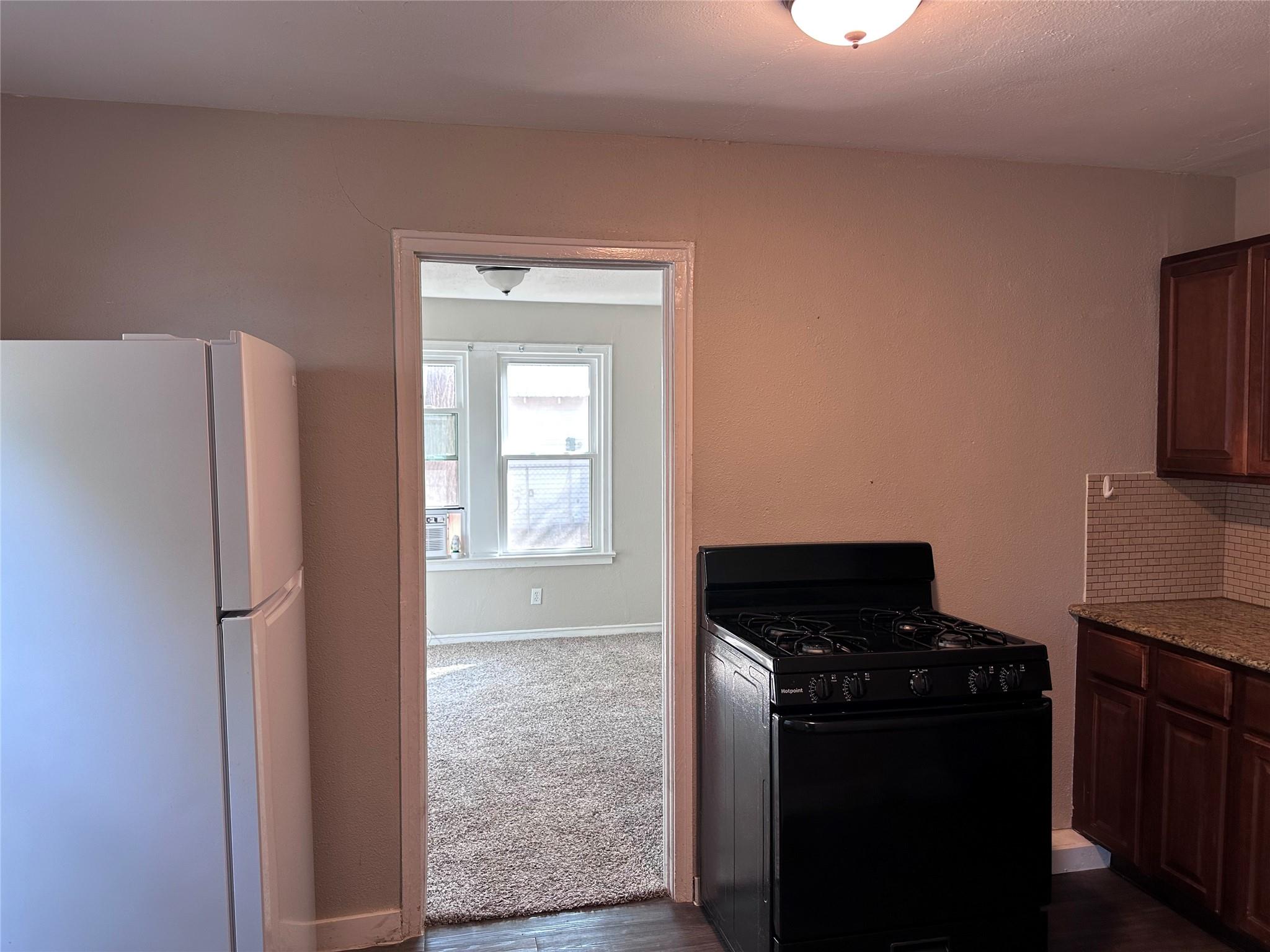 808 E 46th St #b Property Photo 12