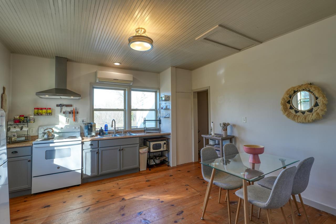 305 W Tarrant St Property Photo 8