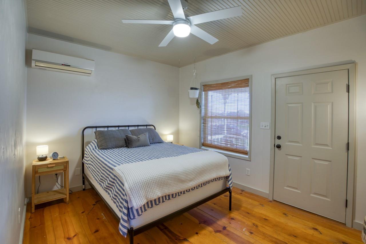 305 W Tarrant St Property Photo 11