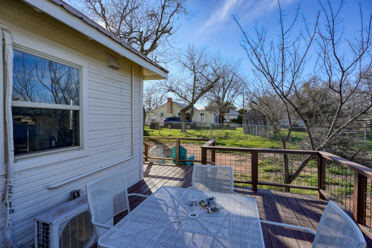 305 W Tarrant St Property Photo 17