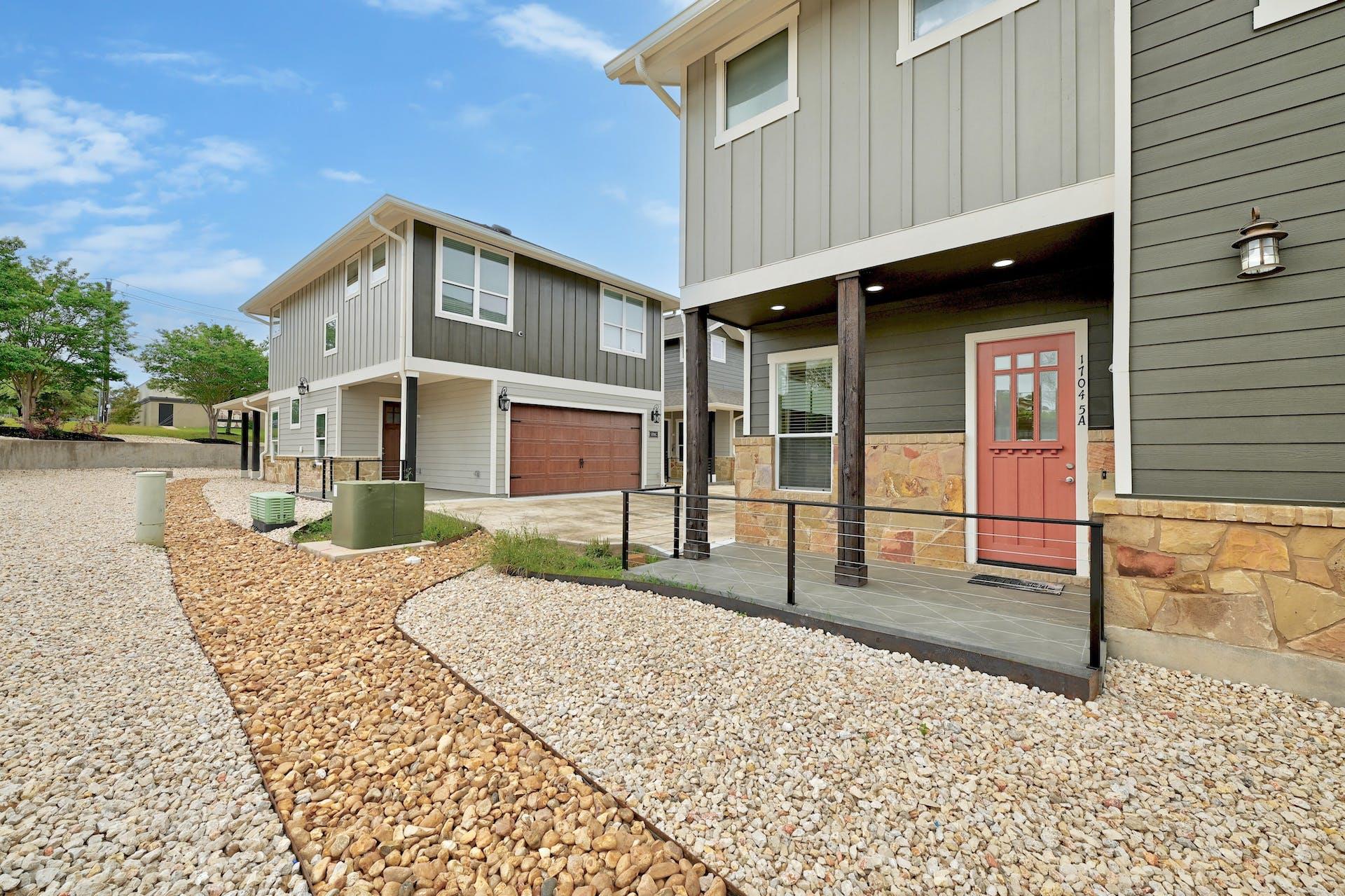 1704 Cedar Bend Dr #5b Property Photo 2