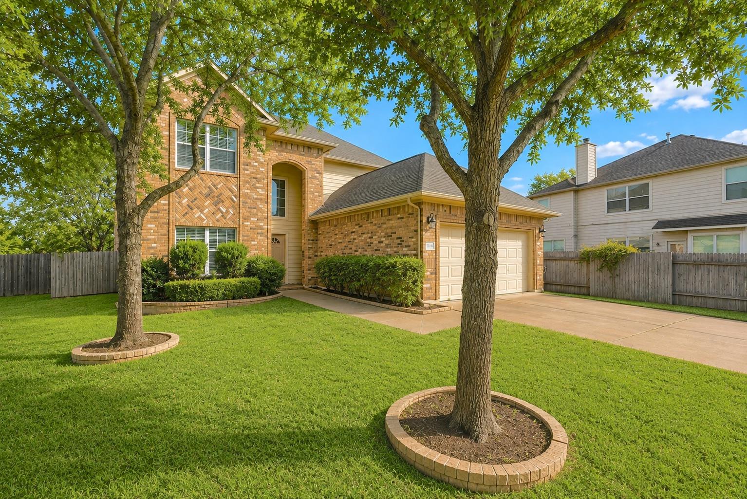 21205 Penny Royal Dr Property Photo 2