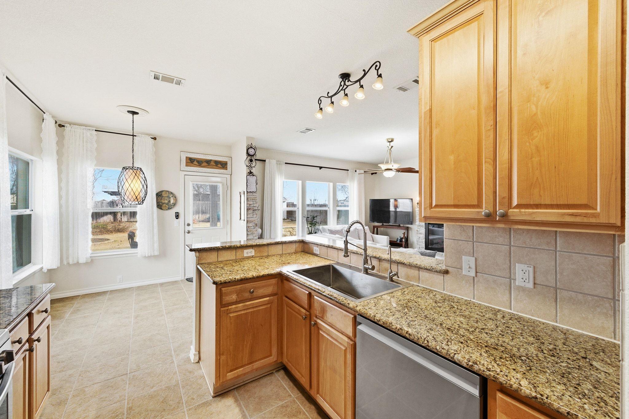 21205 Penny Royal Dr Property Photo 9
