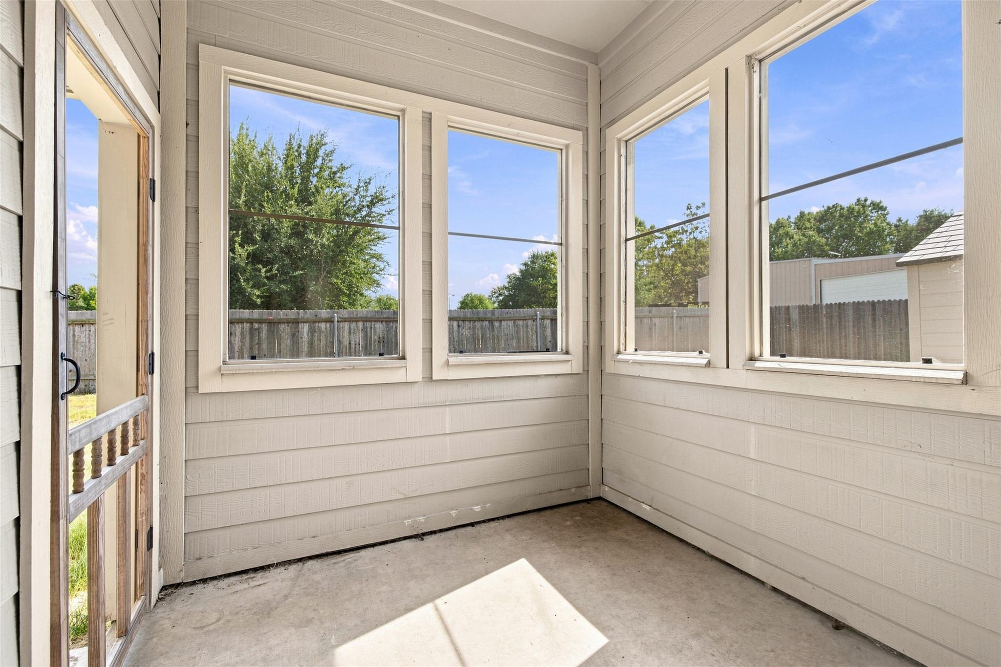 2409 Dovetail St Property Photo 20