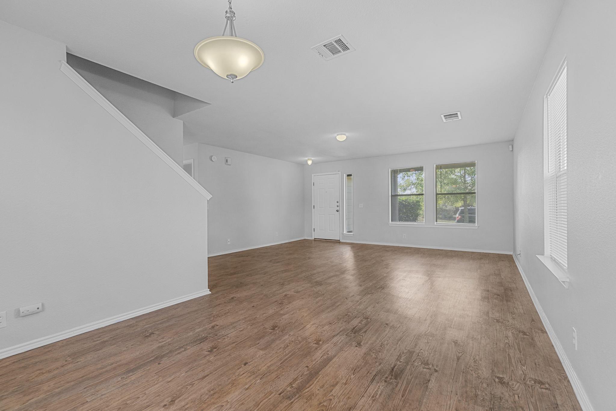 309 Musgrav None Property Photo 6