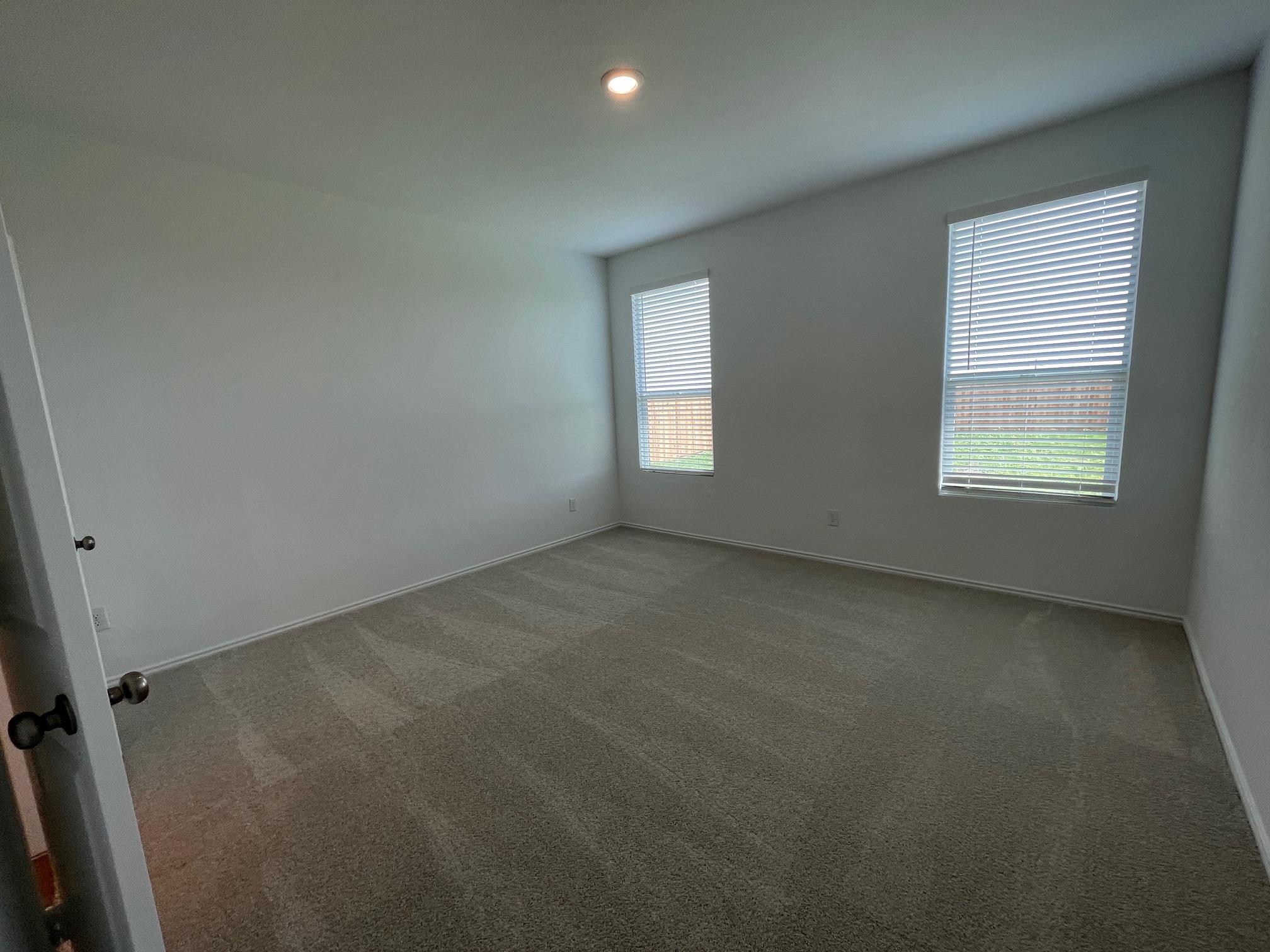 199 Seabreeze St Property Photo 4