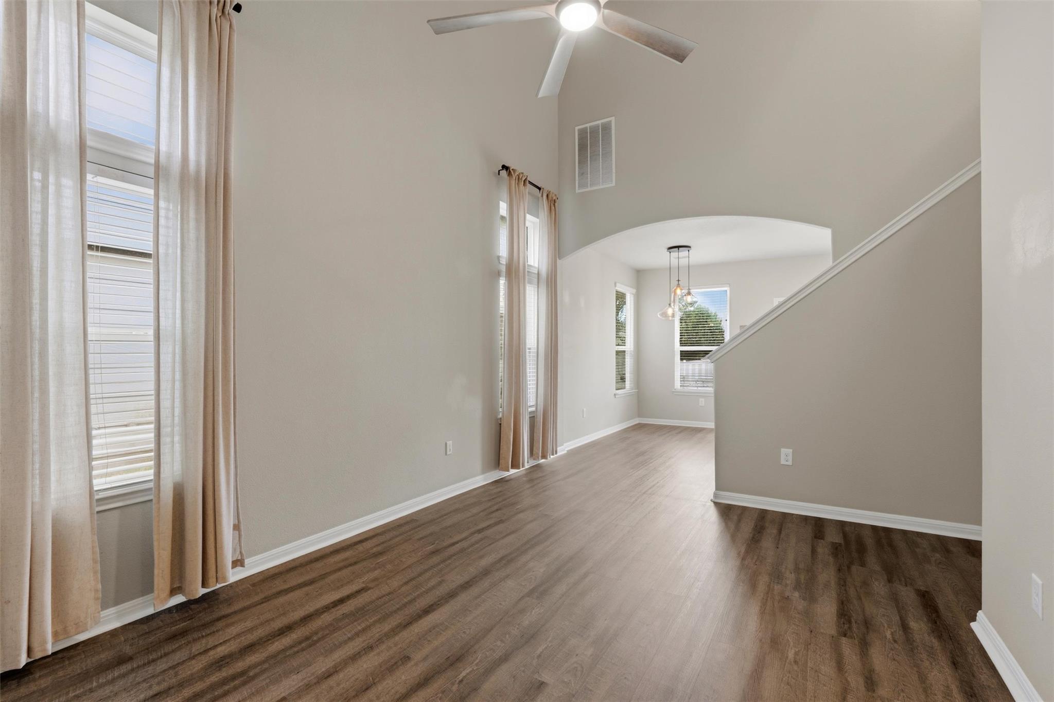 18413 Mammoth Cave Blvd Property Photo 4