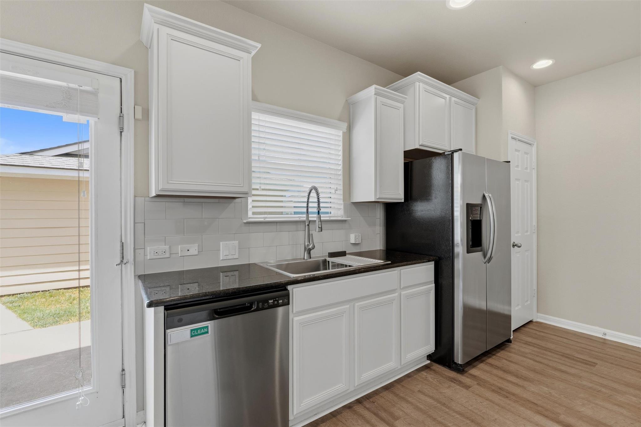 18413 Mammoth Cave Blvd Property Photo 8