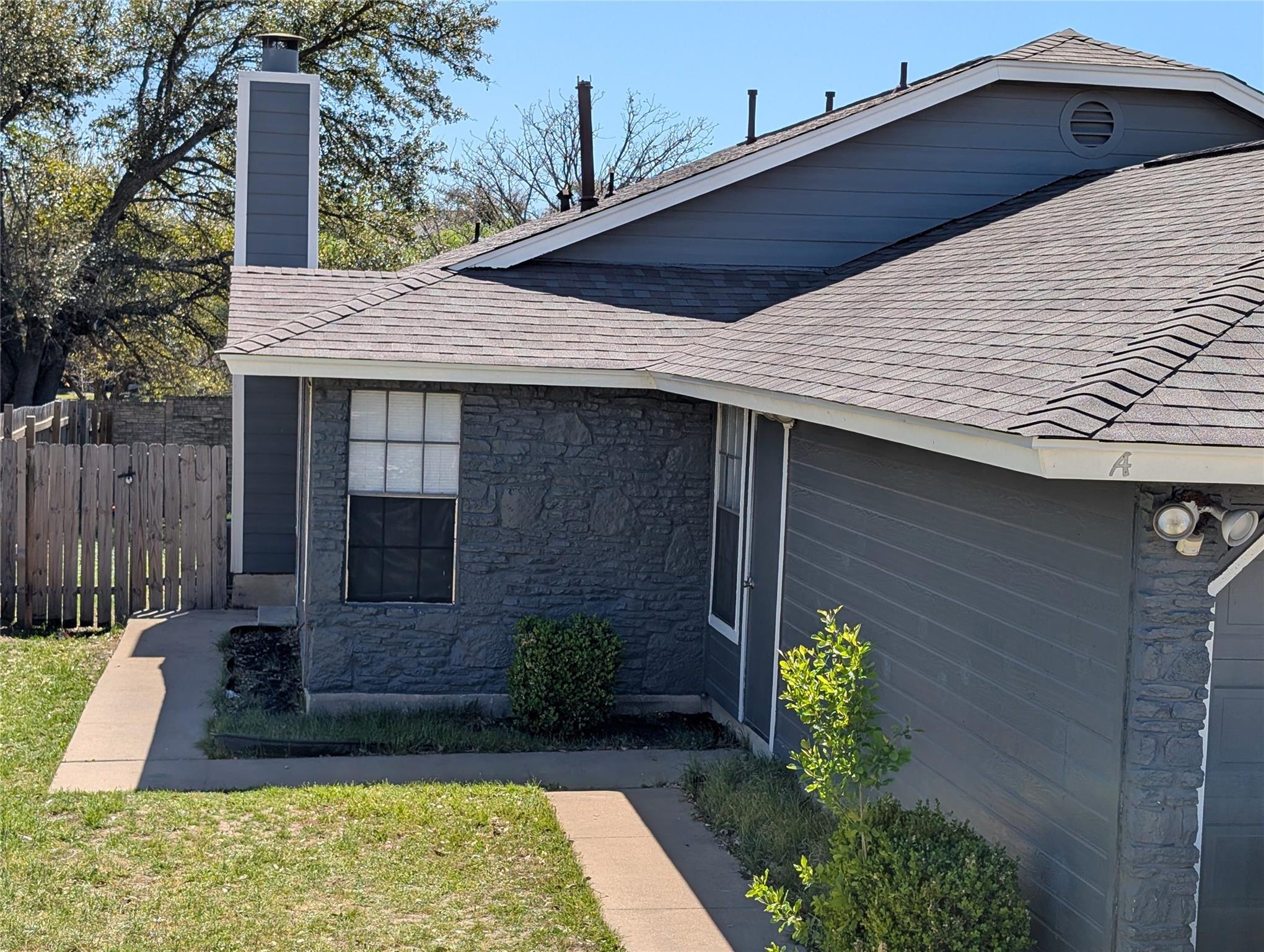 1917 Margalene Way Property Photo 2