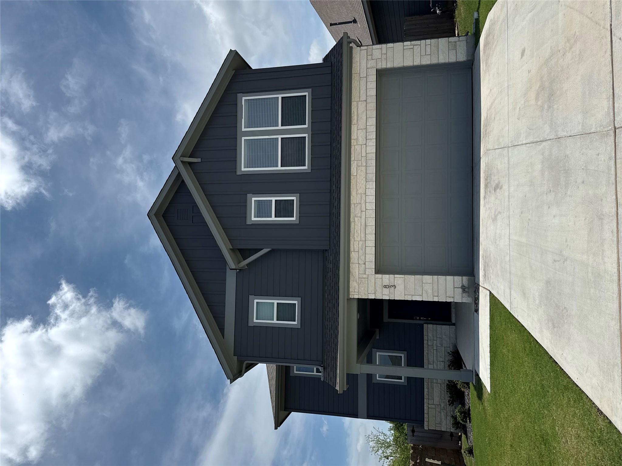 83 Hereford Loop Property Photo 1