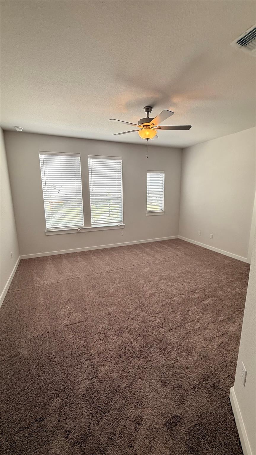 83 Hereford Loop Property Photo 7