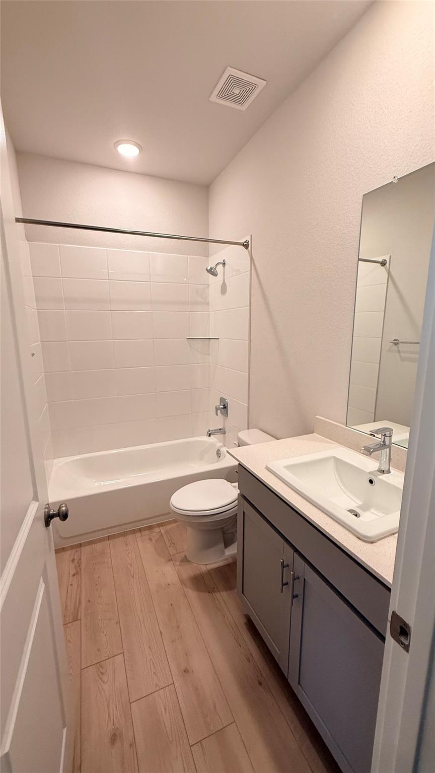 83 Hereford Loop Property Photo 16