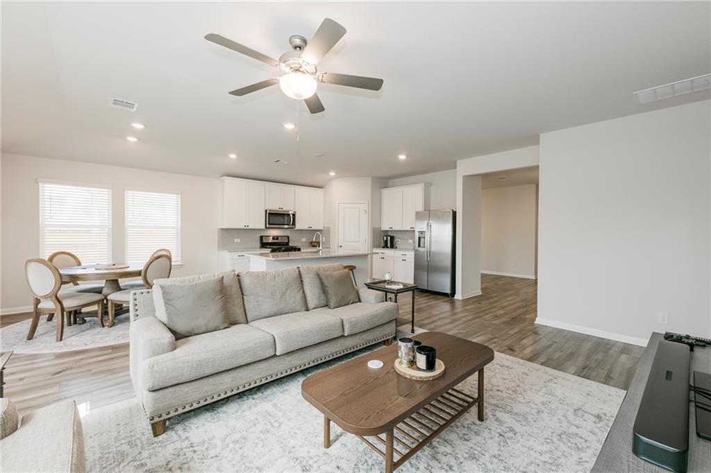 1404 Deering Run Property Photo 4