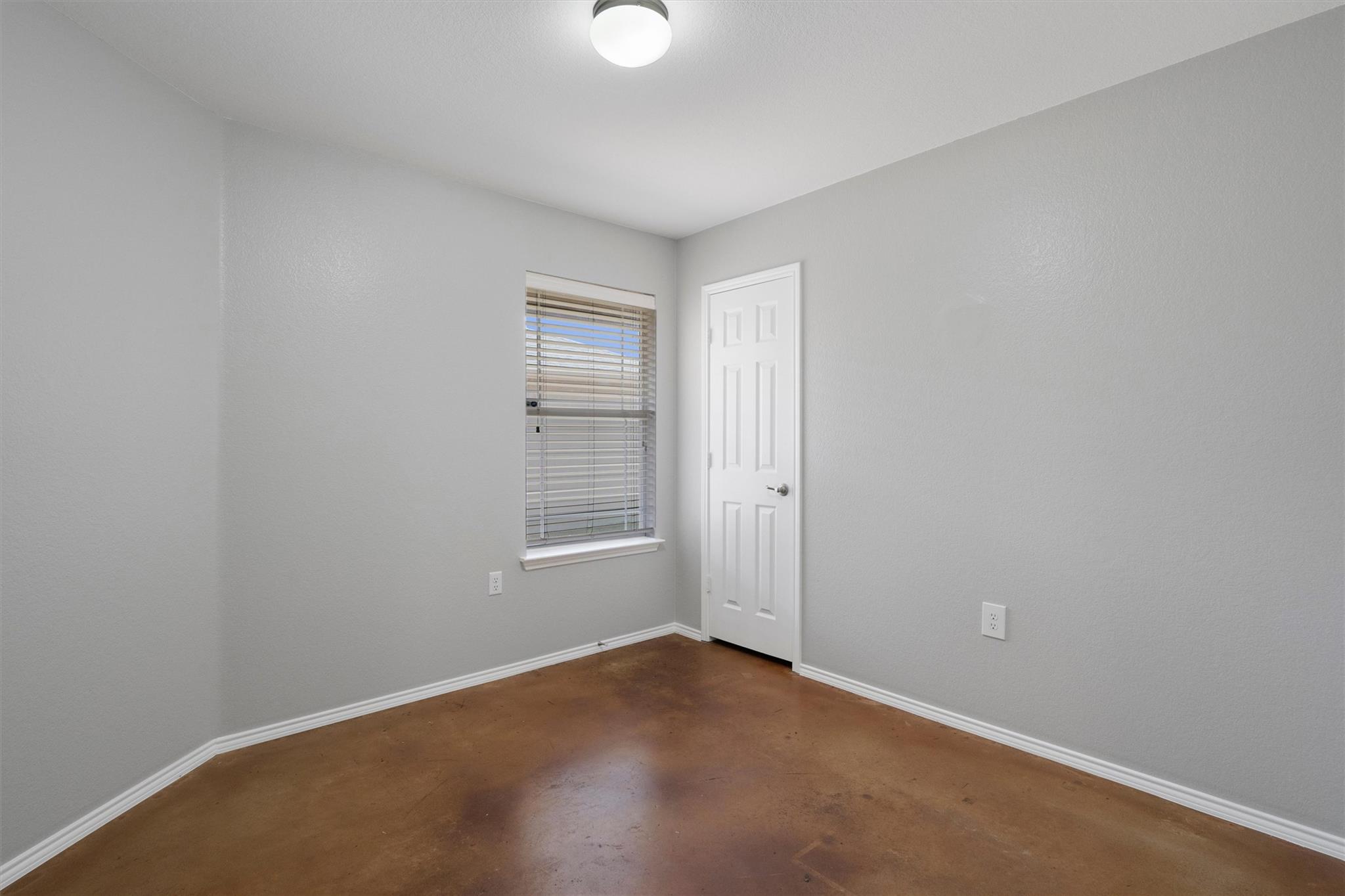 9009 Southwick Dr Property Photo 19