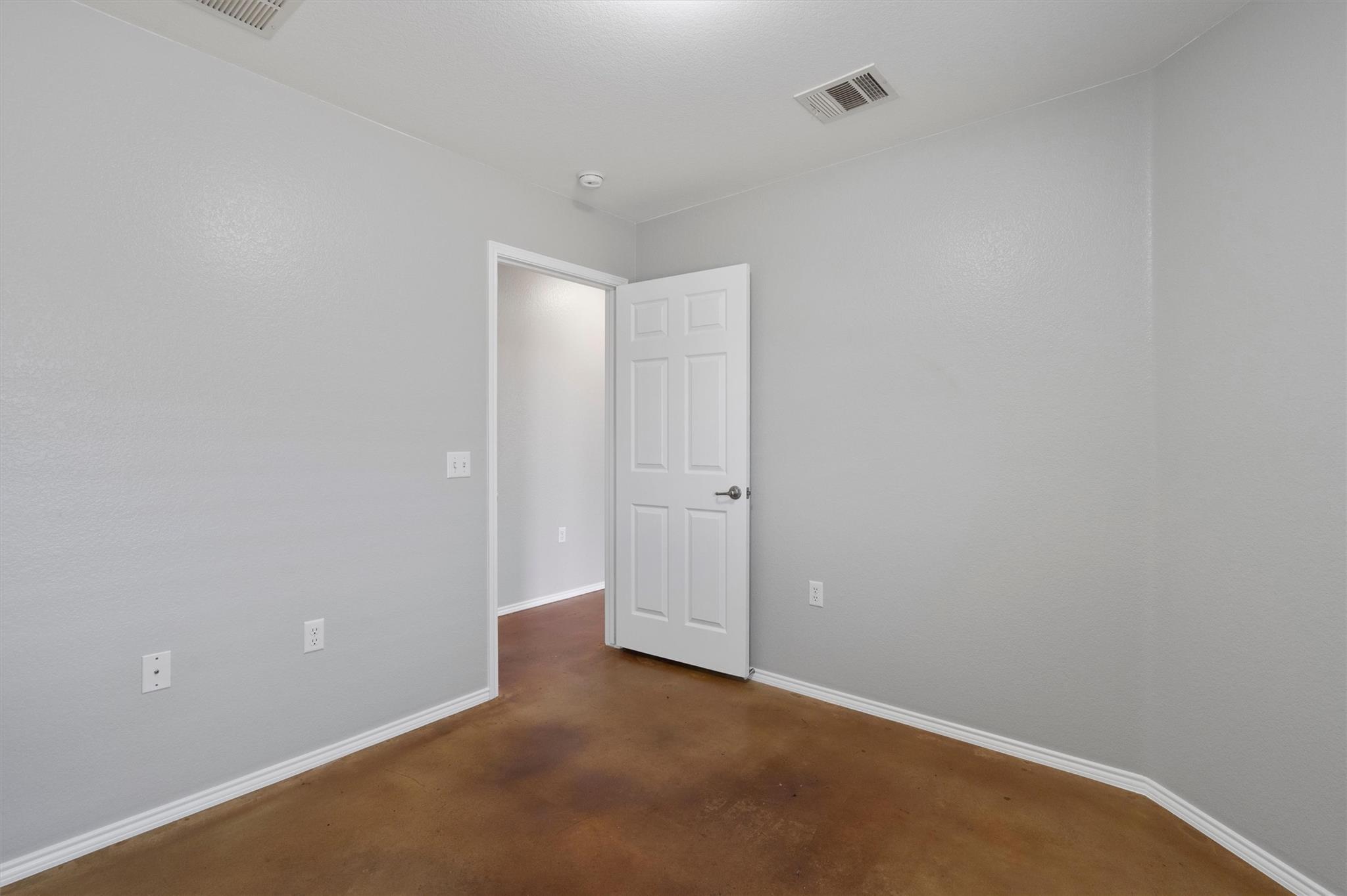 9009 Southwick Dr Property Photo 20