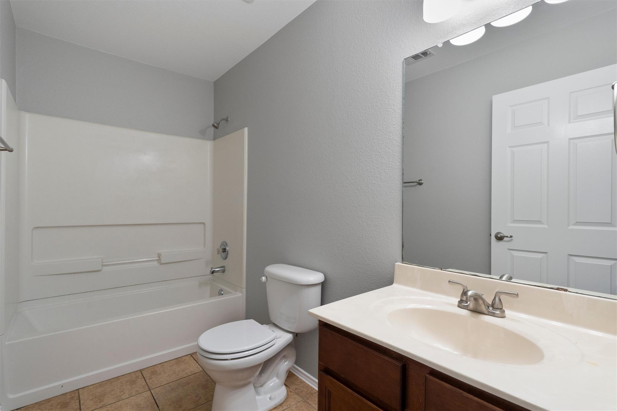 9009 Southwick Dr Property Photo 21