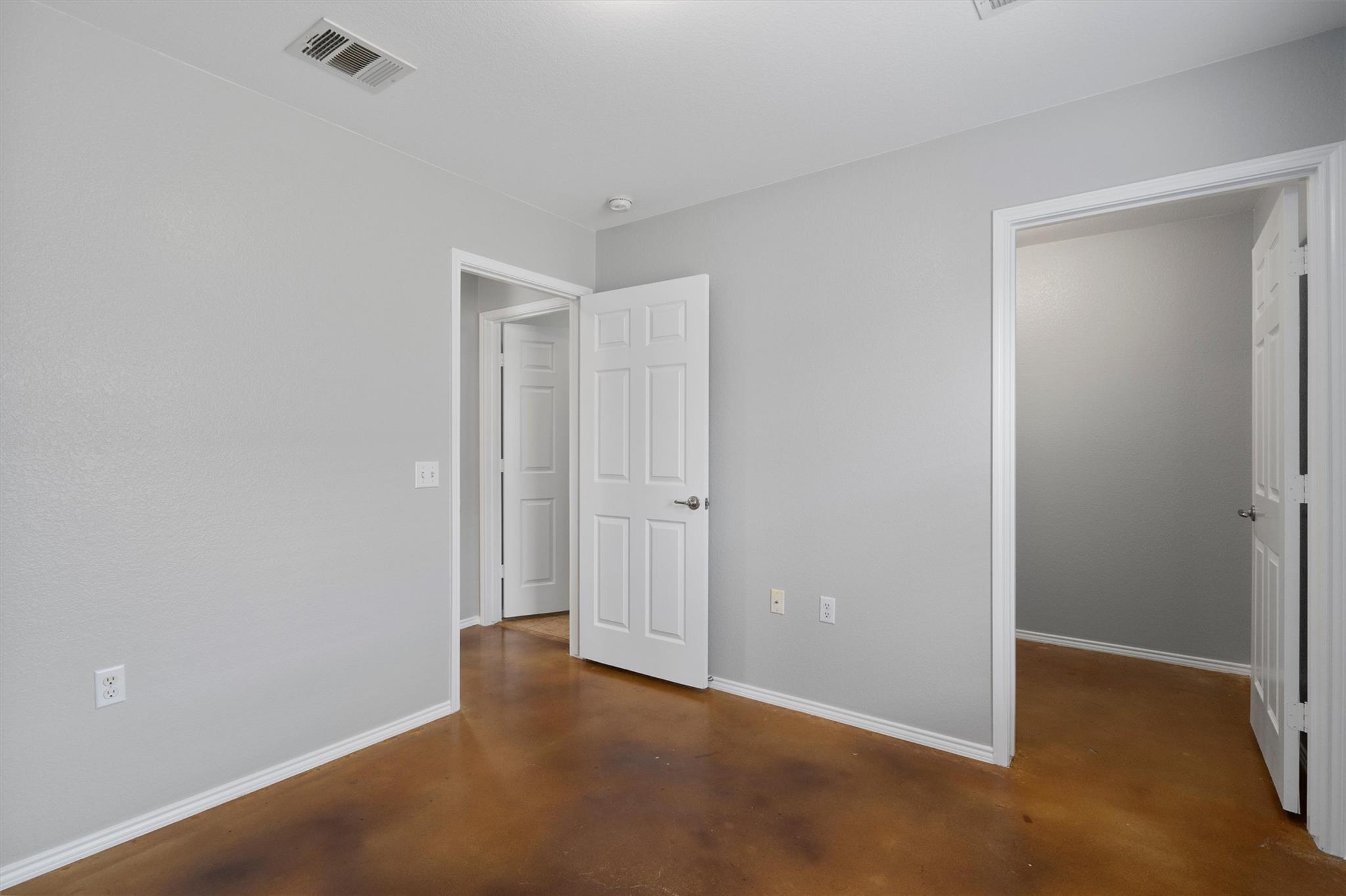 9009 Southwick Dr Property Photo 23