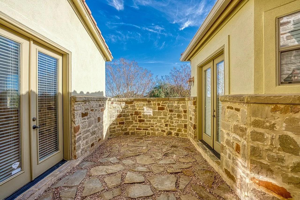 102 Maravilla Way Property Photo 25
