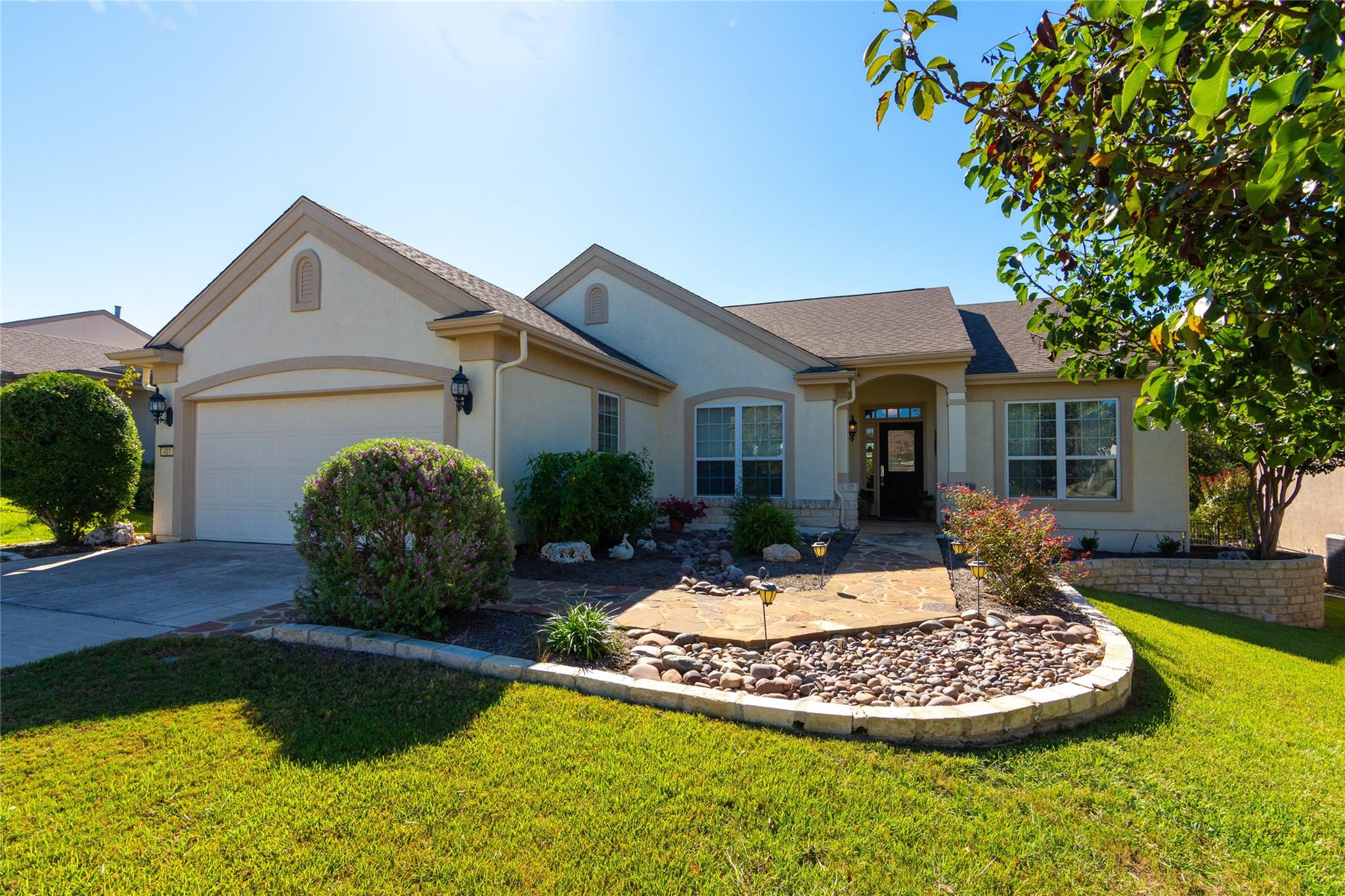 411 Palmetto Dr Property Photo 3