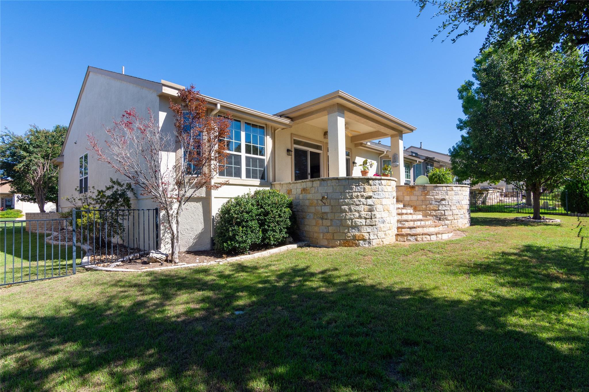 411 Palmetto Dr Property Photo 5