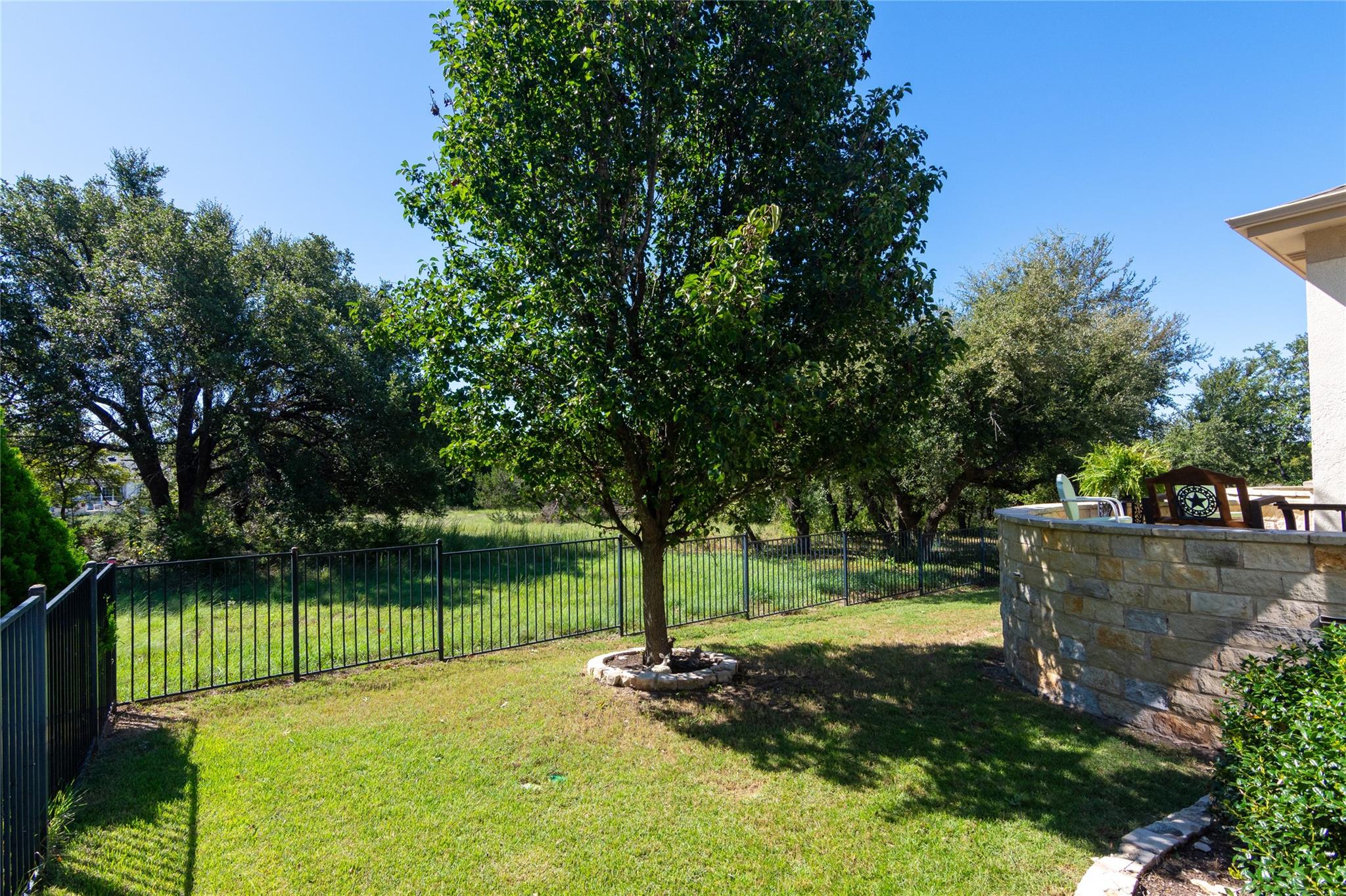 411 Palmetto Dr Property Photo 6