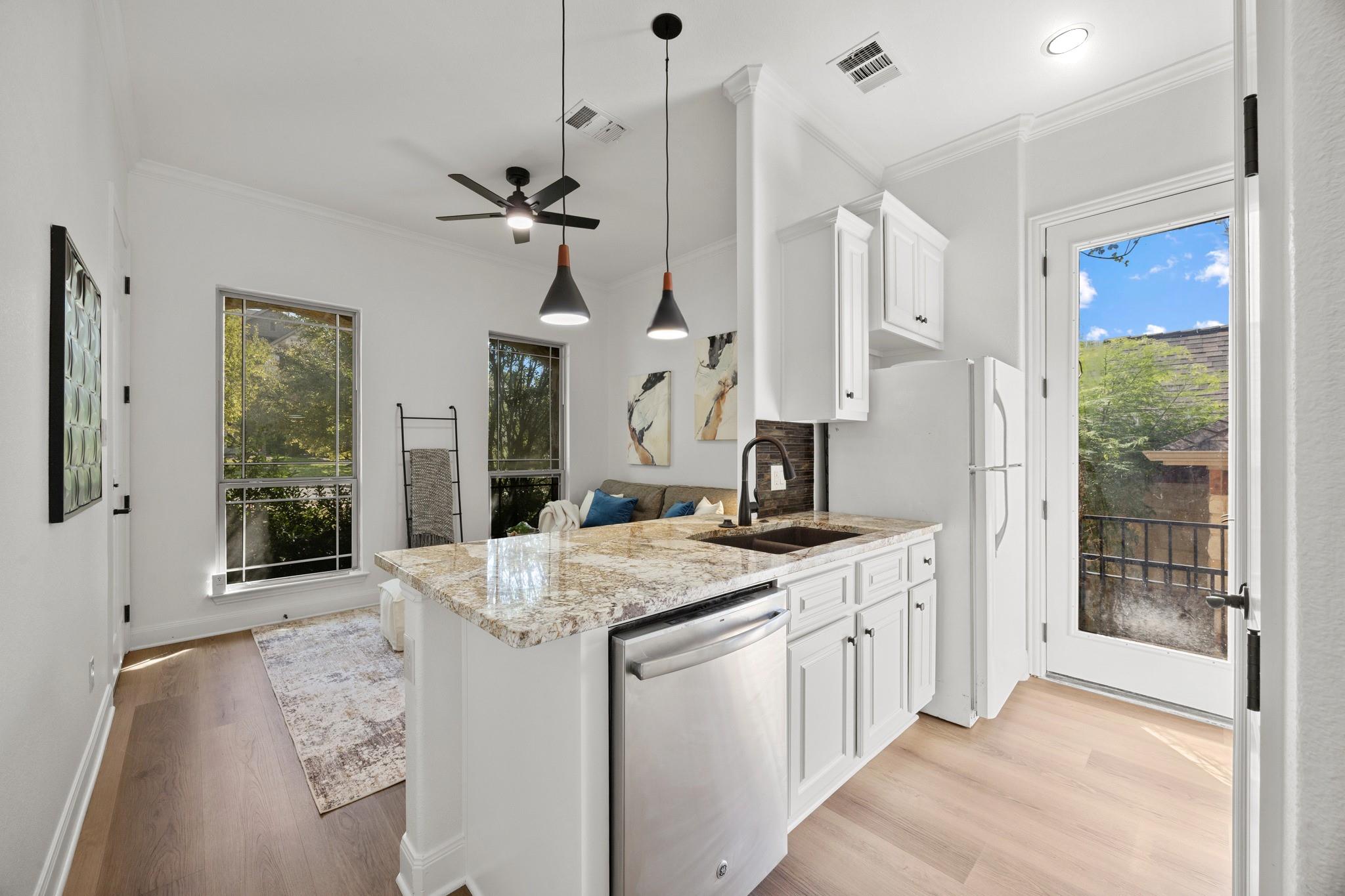 4522 Miraval Loop Property Photo 5
