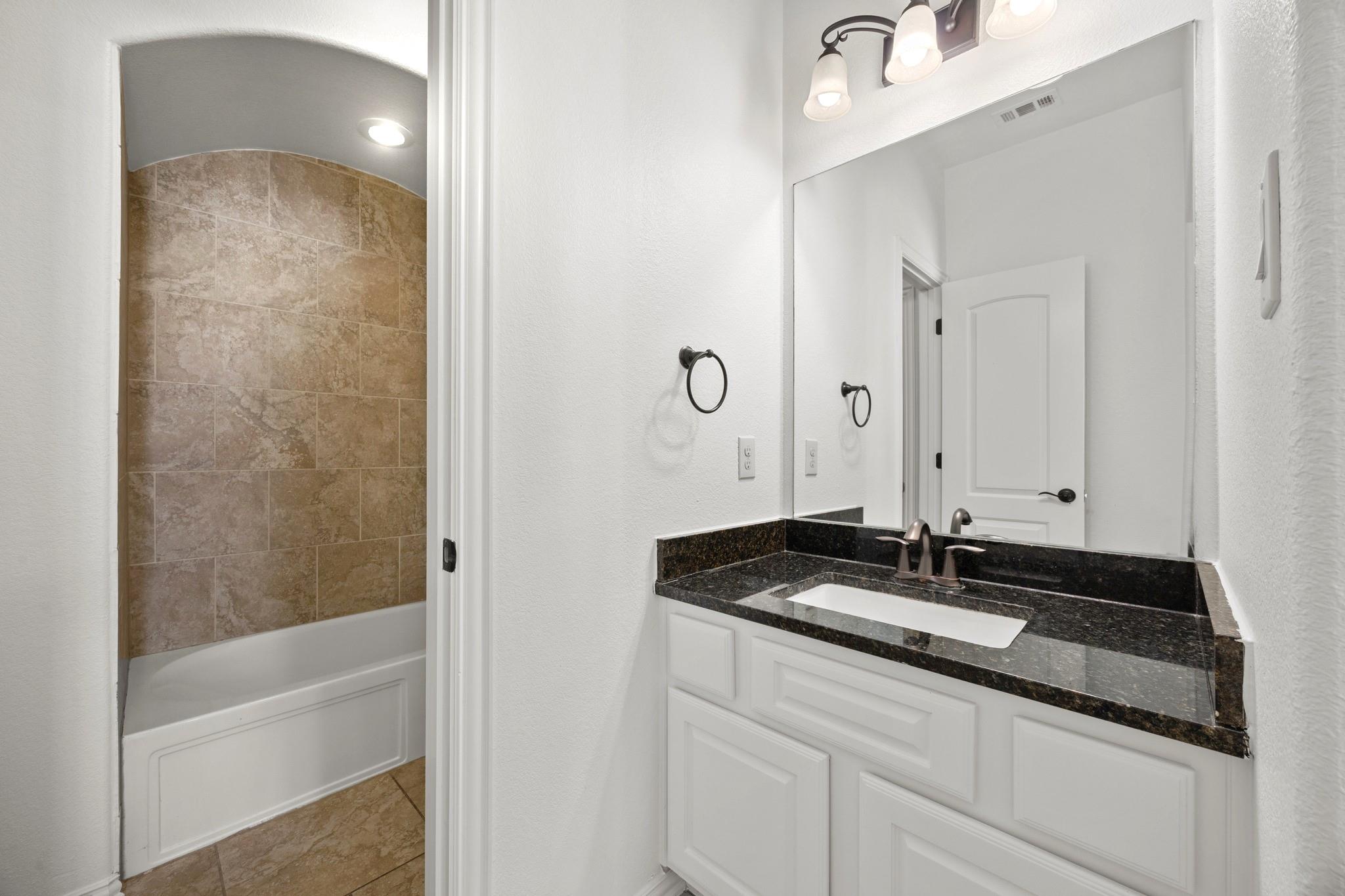 4522 Miraval Loop Property Photo 24