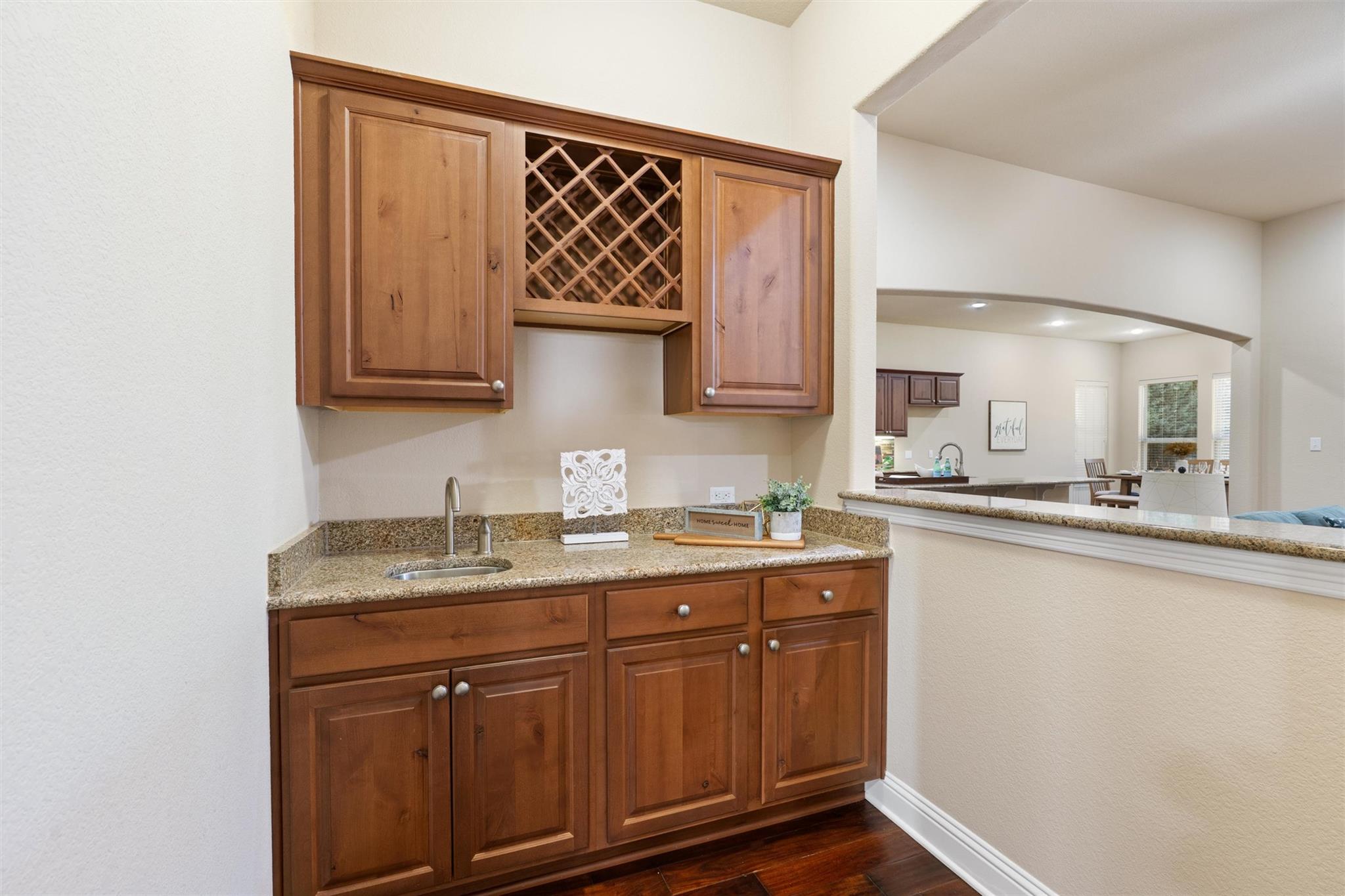 1913 Harvest Dance Dr Property Photo 6