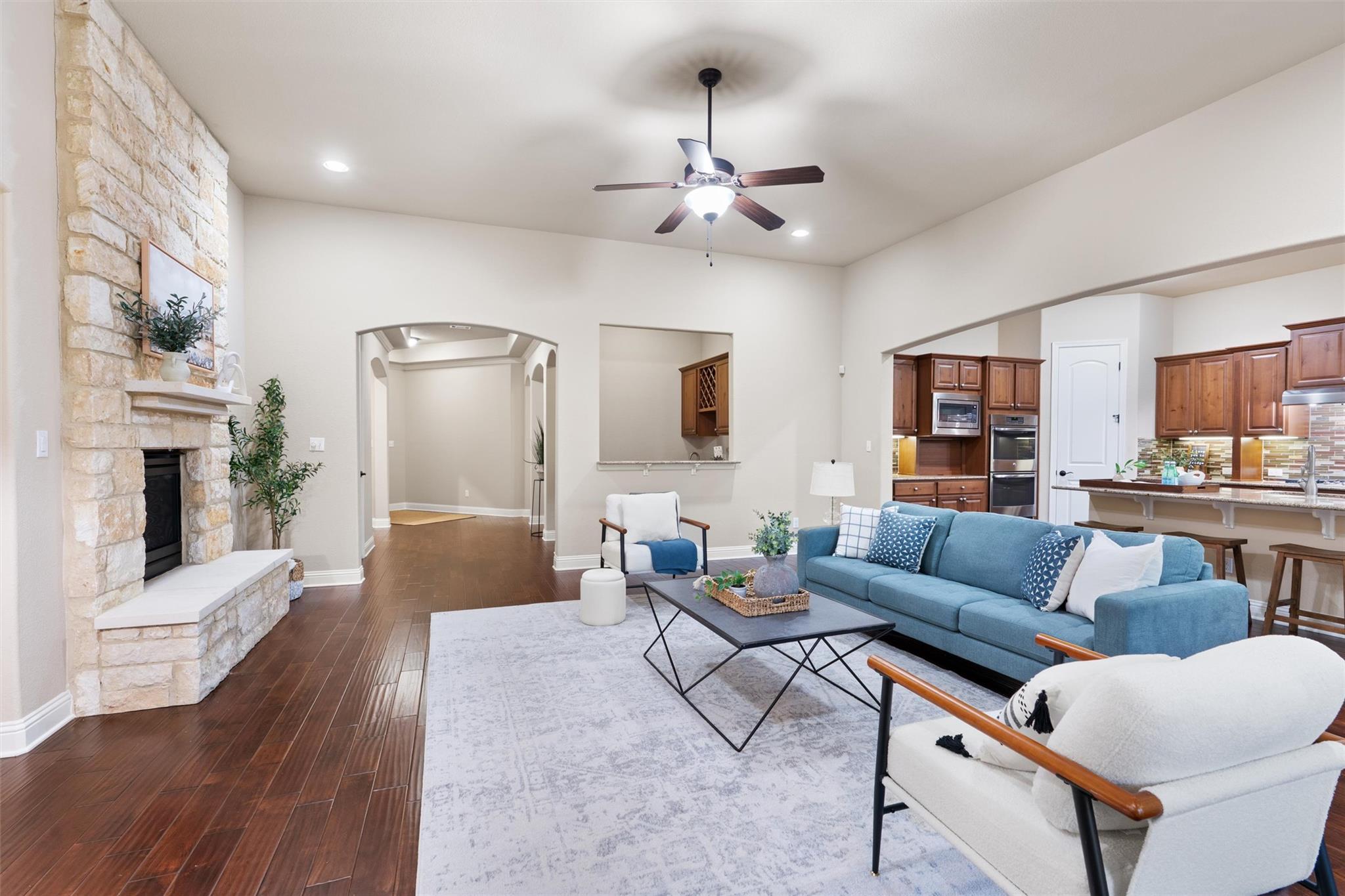 1913 Harvest Dance Dr Property Photo 8