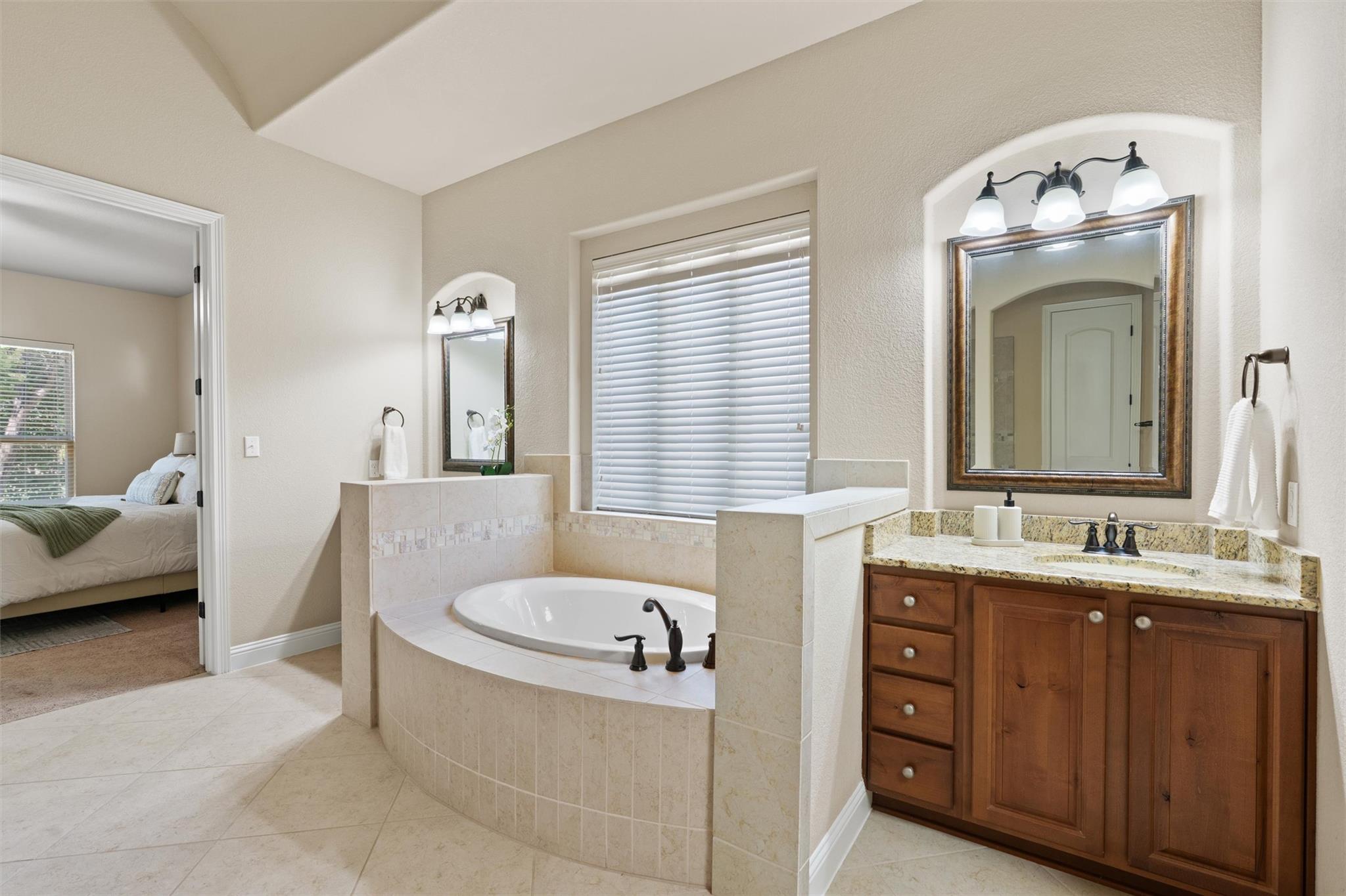 1913 Harvest Dance Dr Property Photo 19