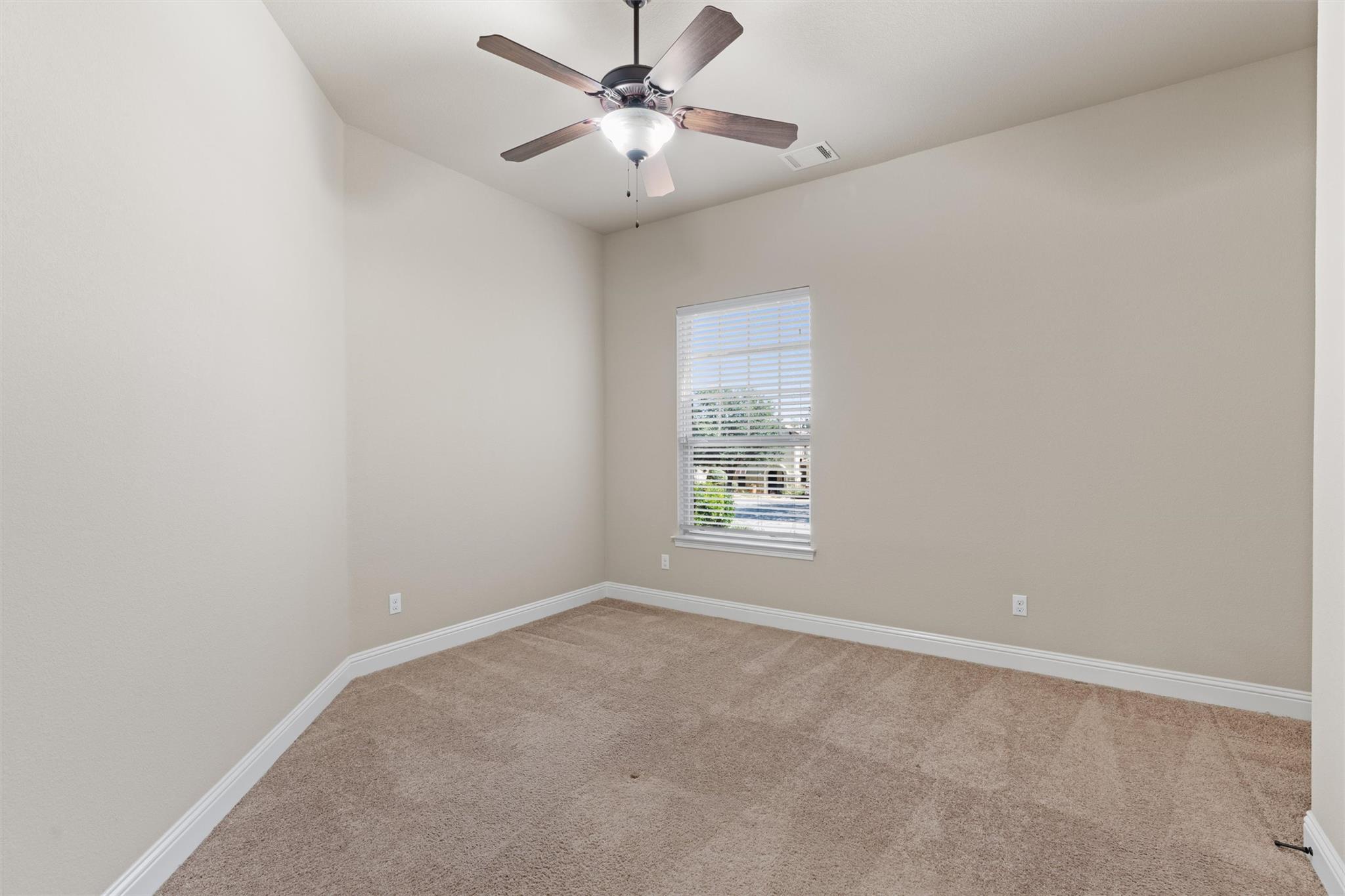 1913 Harvest Dance Dr Property Photo 23