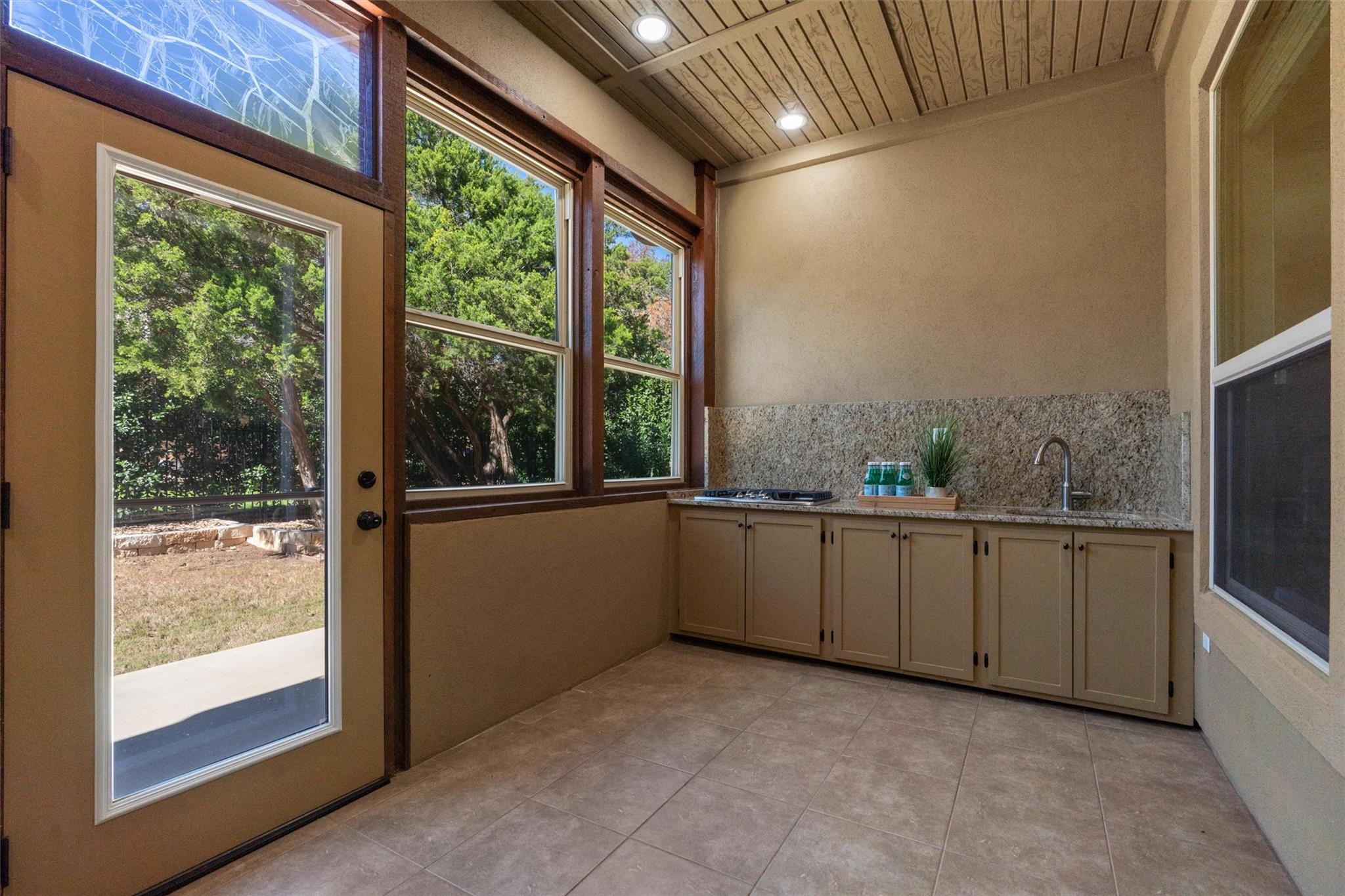 1913 Harvest Dance Dr Property Photo 28