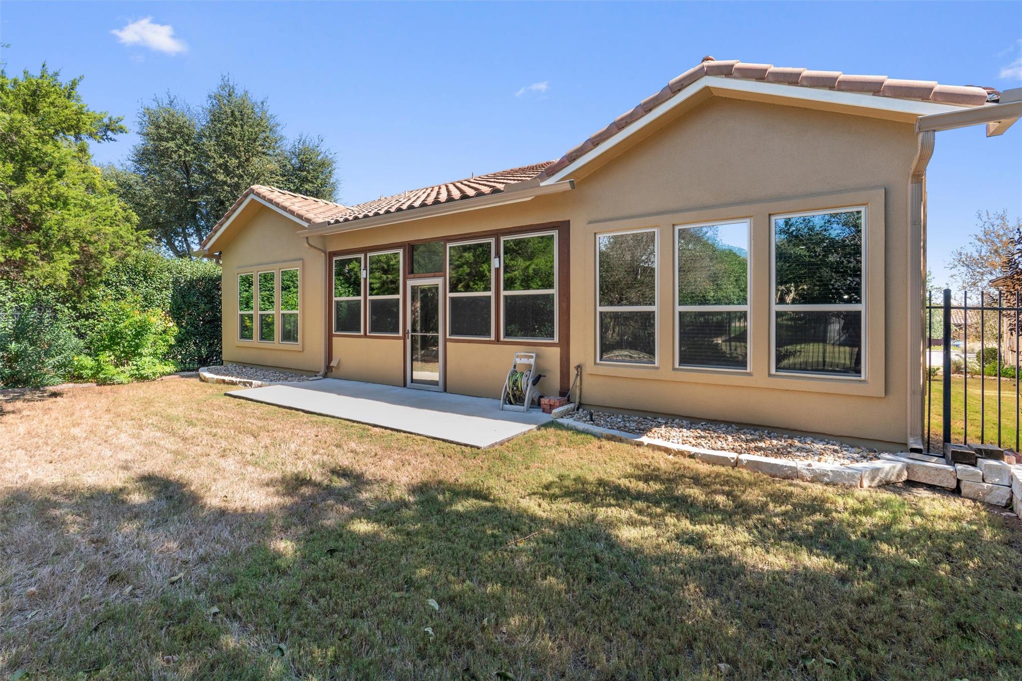 1913 Harvest Dance Dr Property Photo 32