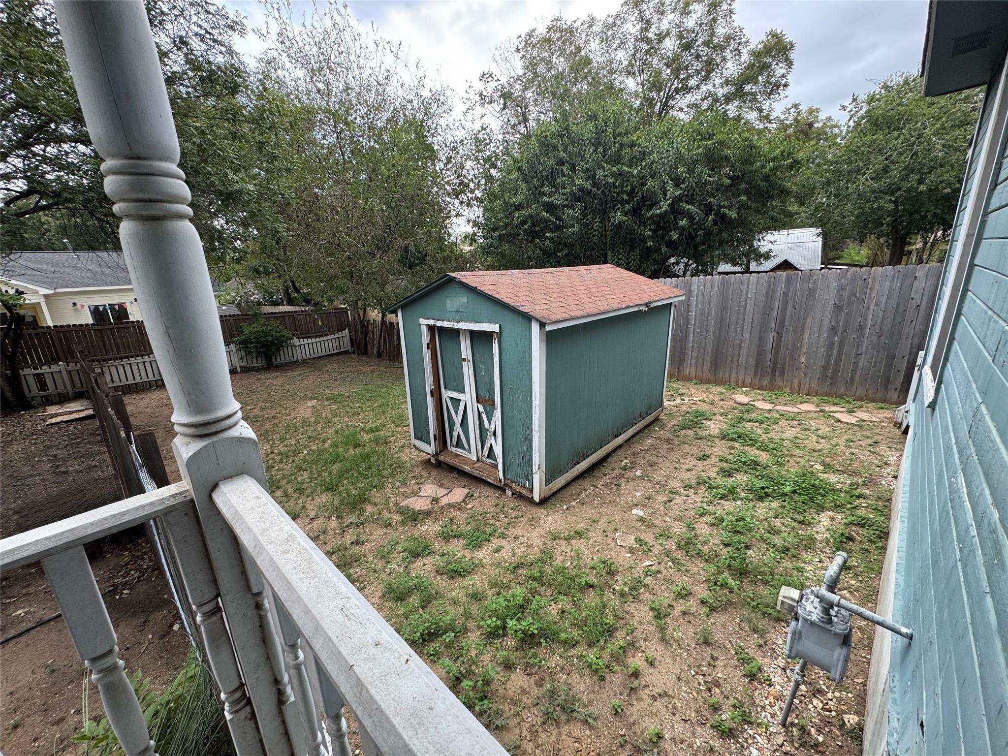 2503 Walter St Property Photo 4