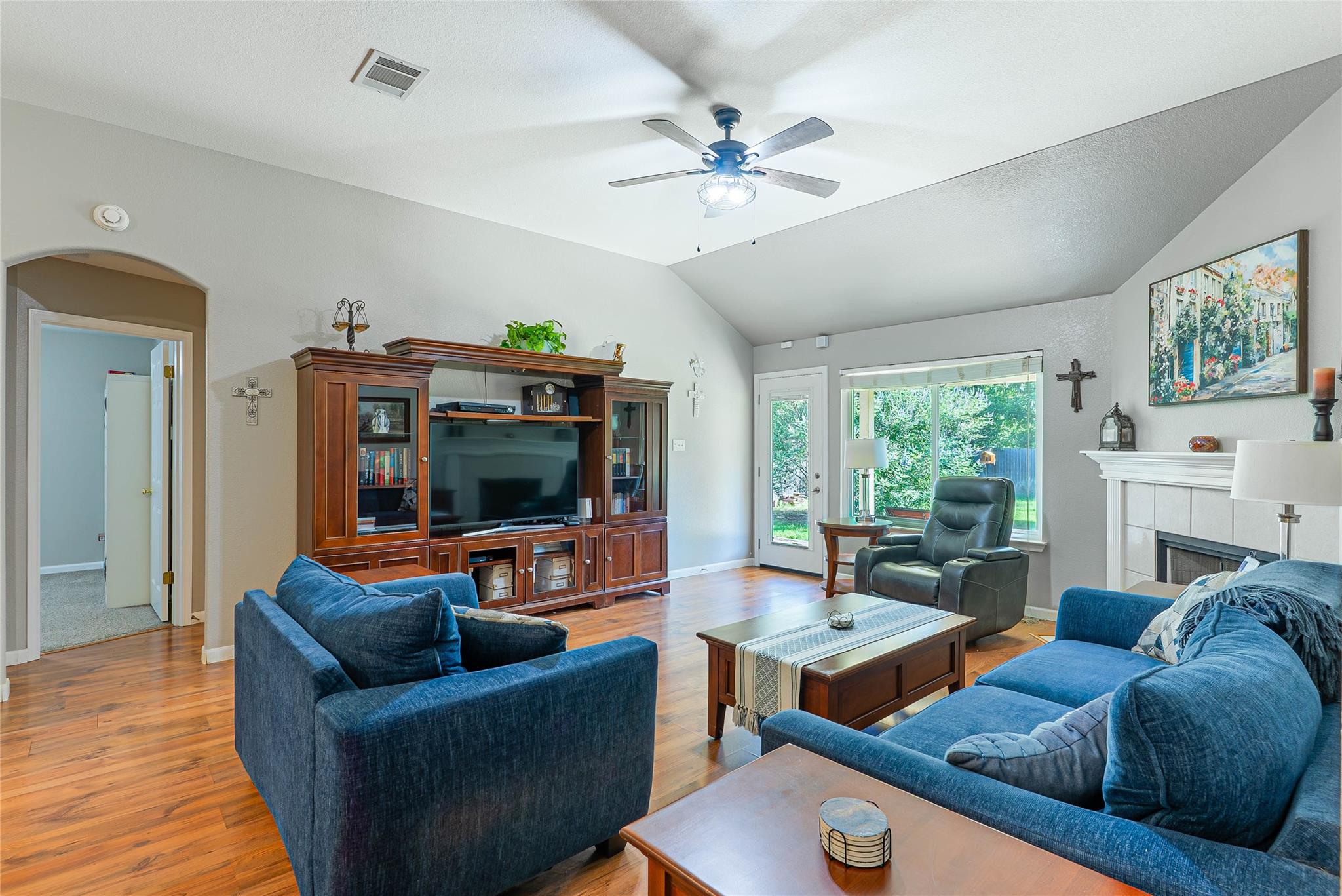 1408 Ridgewood Dr Property Photo 4
