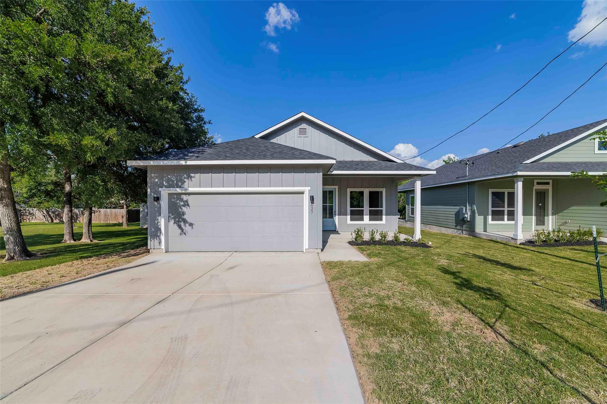 627 Birch Ln Property Photo 1