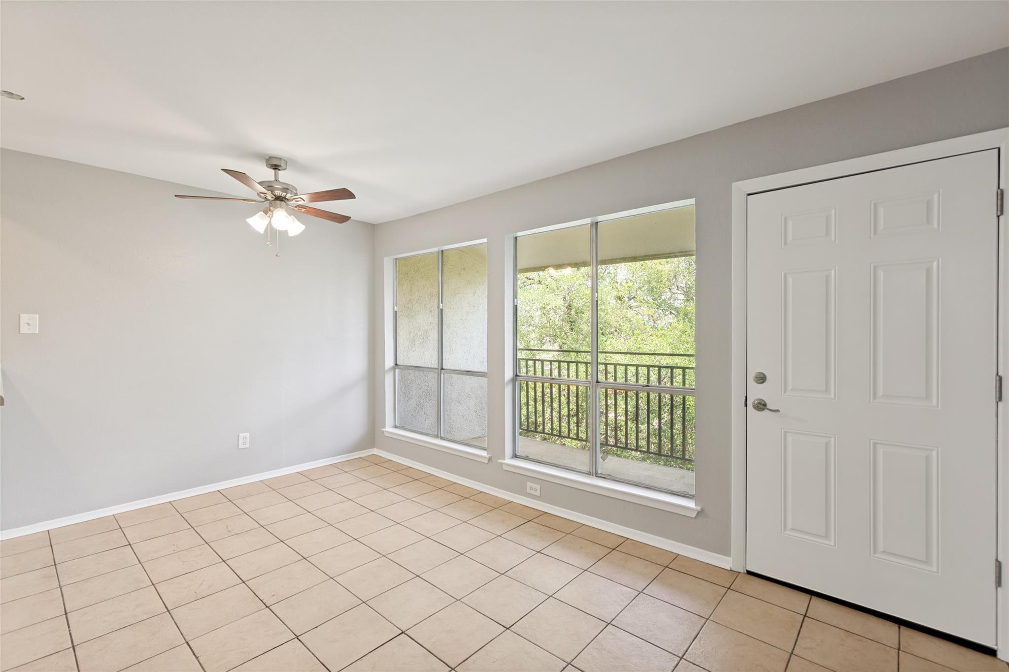 6910 Hart Ln #414 Property Photo 4