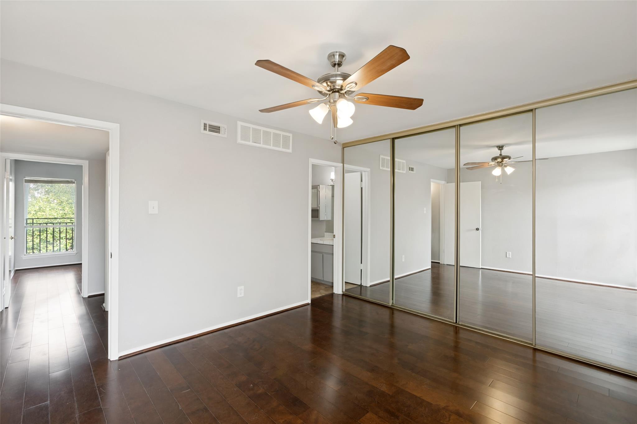6910 Hart Ln #414 Property Photo 5