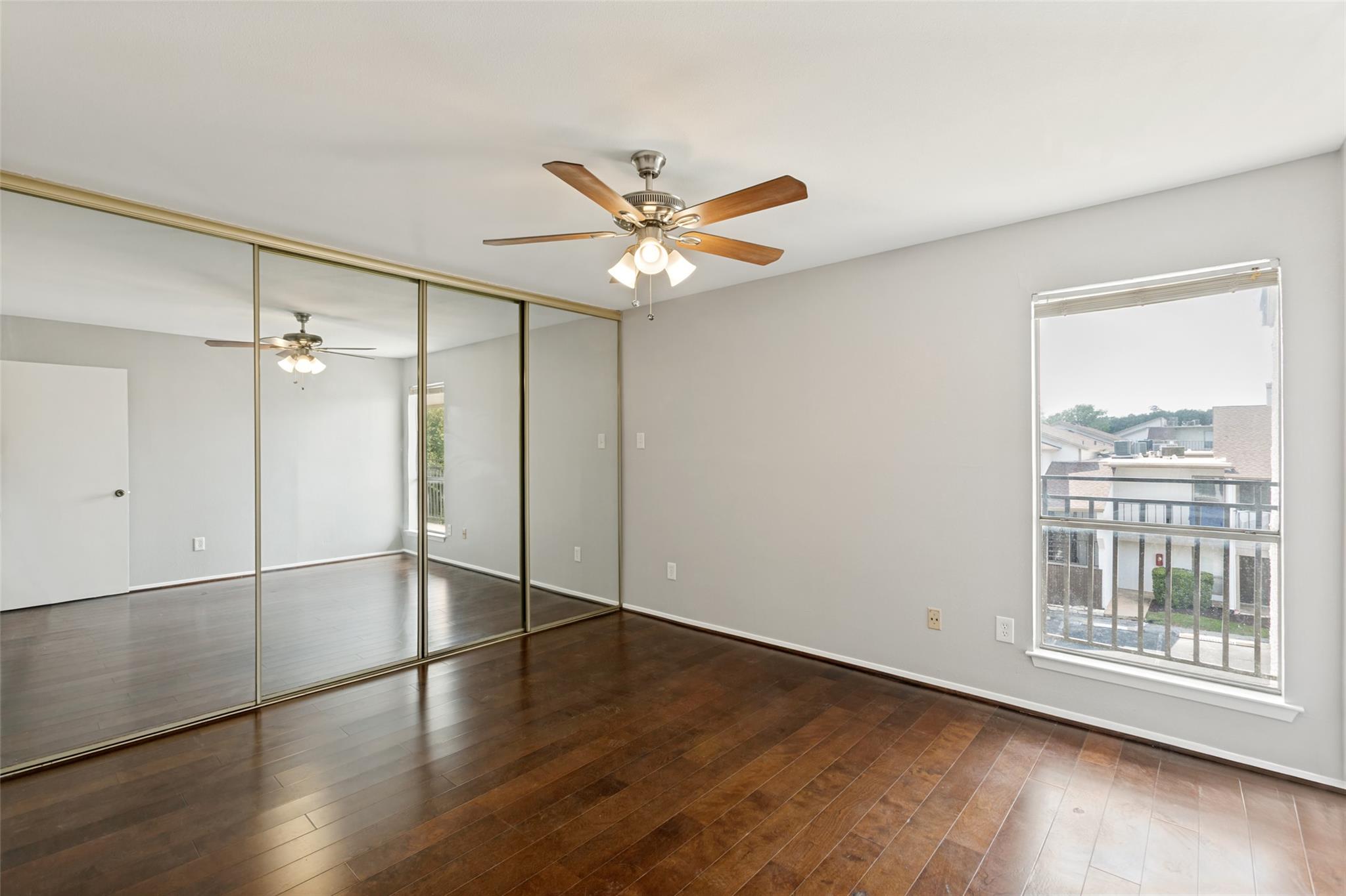 6910 Hart Ln #414 Property Photo 6