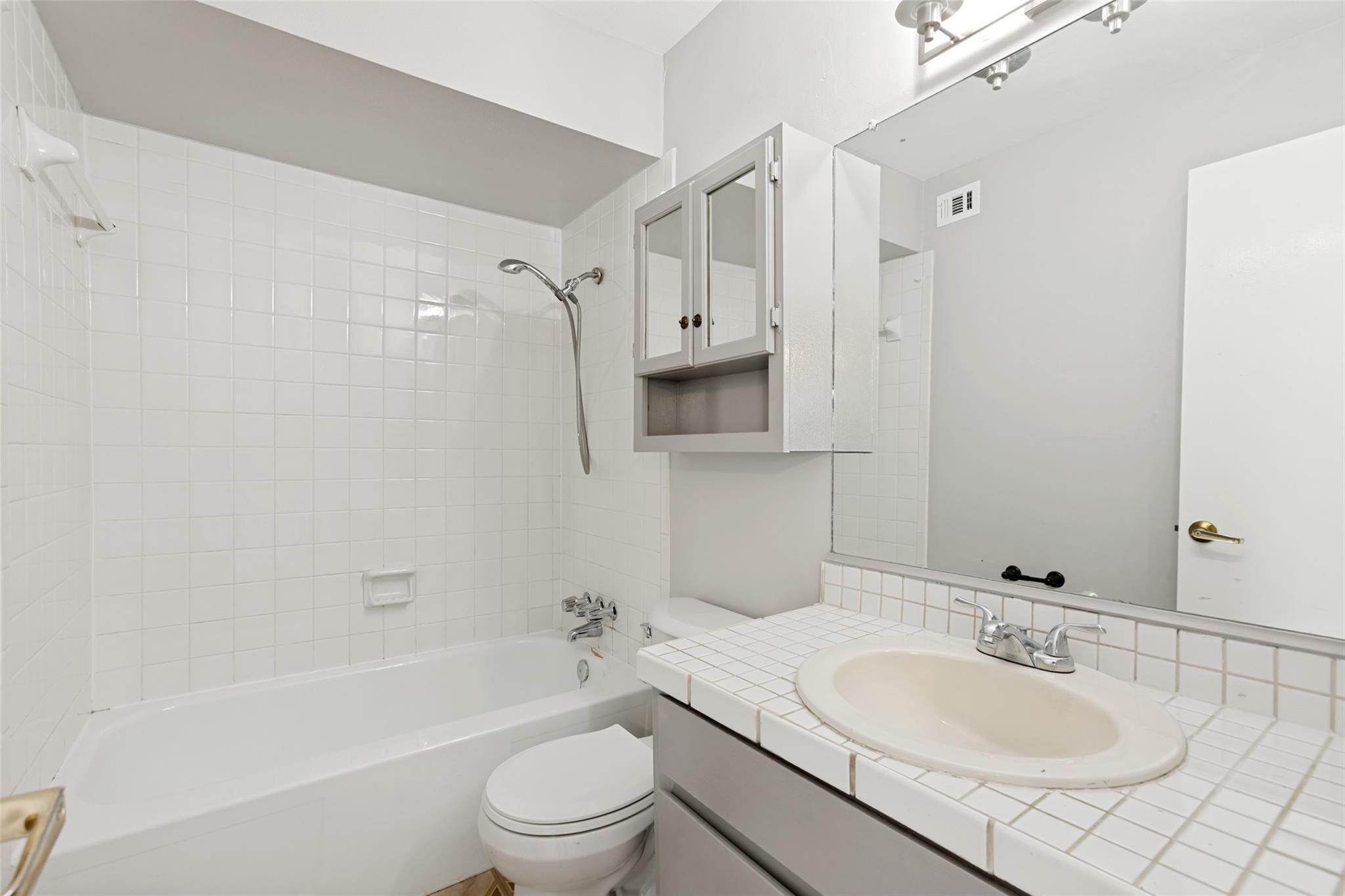 6910 Hart Ln #414 Property Photo 7