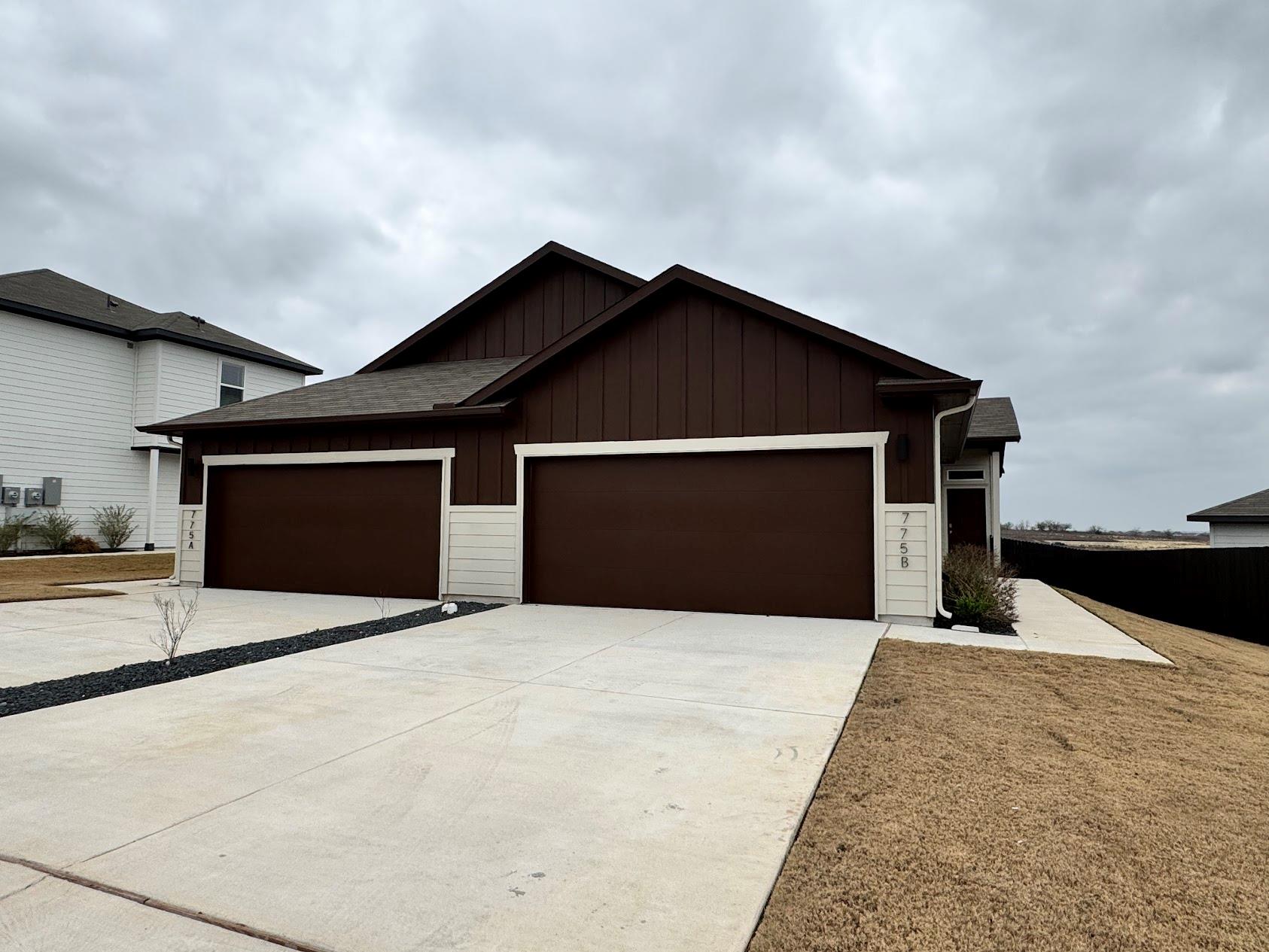 775 Staglin St #b Property Photo 1