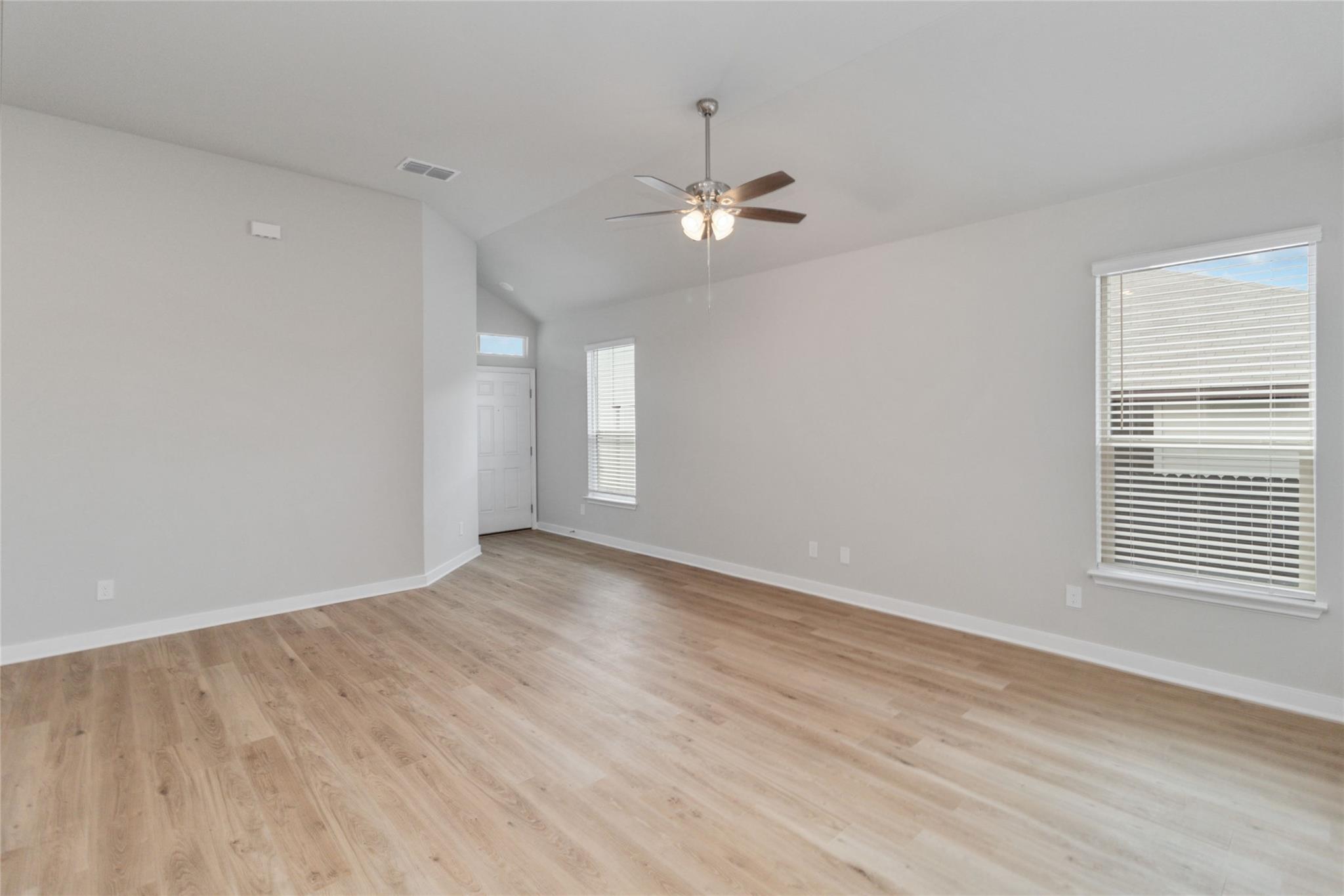 775 Staglin St #b Property Photo 6