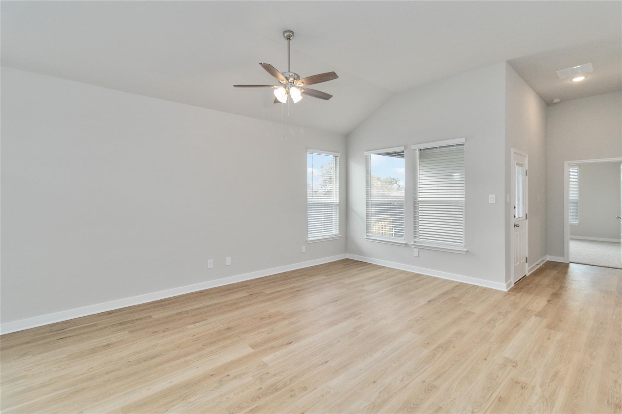 775 Staglin St #b Property Photo 7