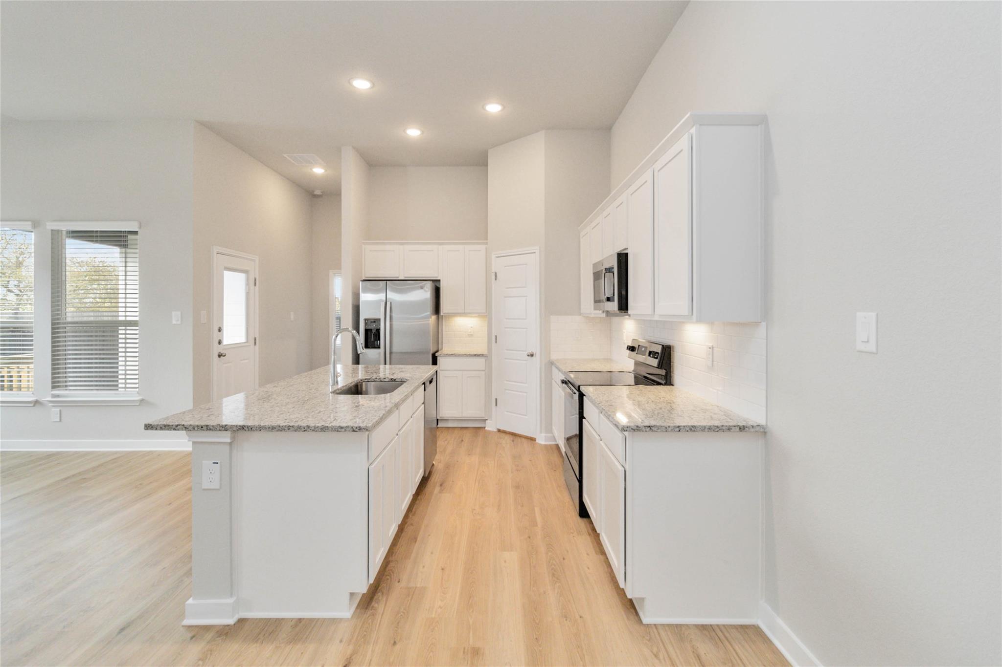 775 Staglin St #b Property Photo 10