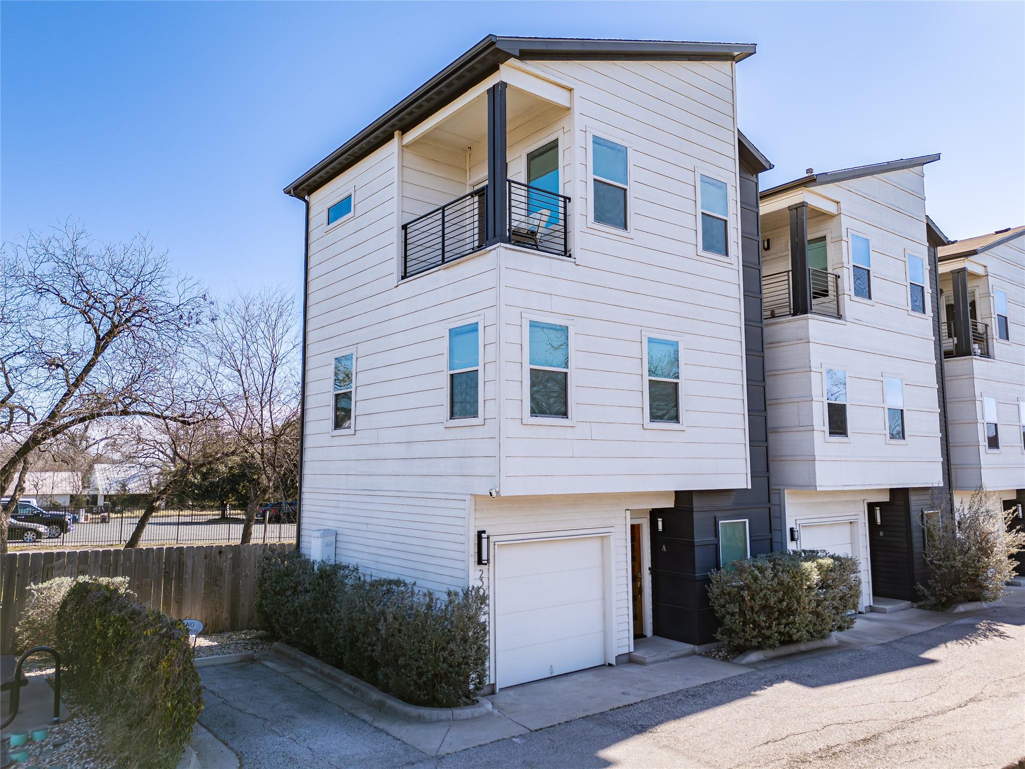 2305 Coronado St #1