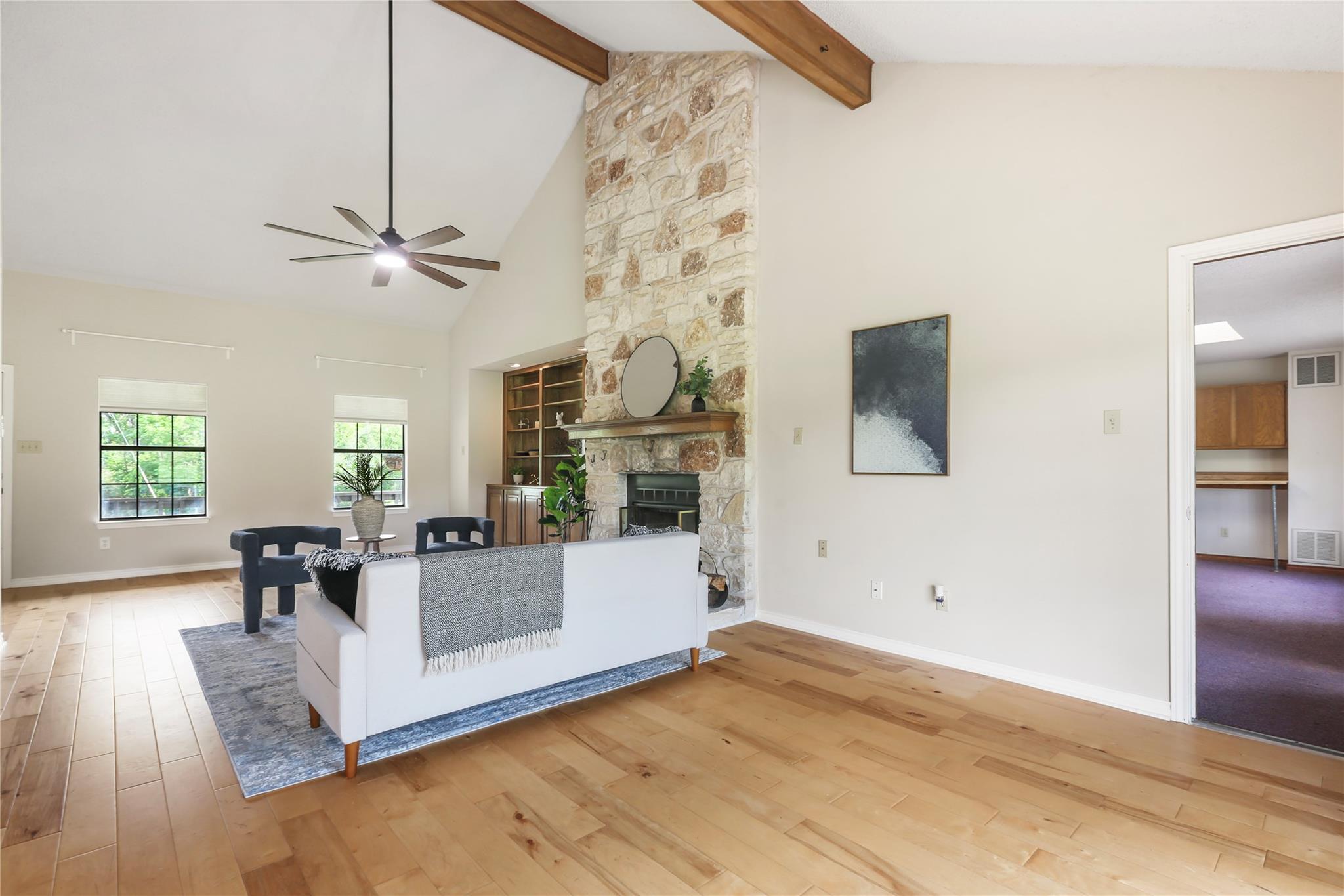 402 Post Oak Ln Property Photo 6