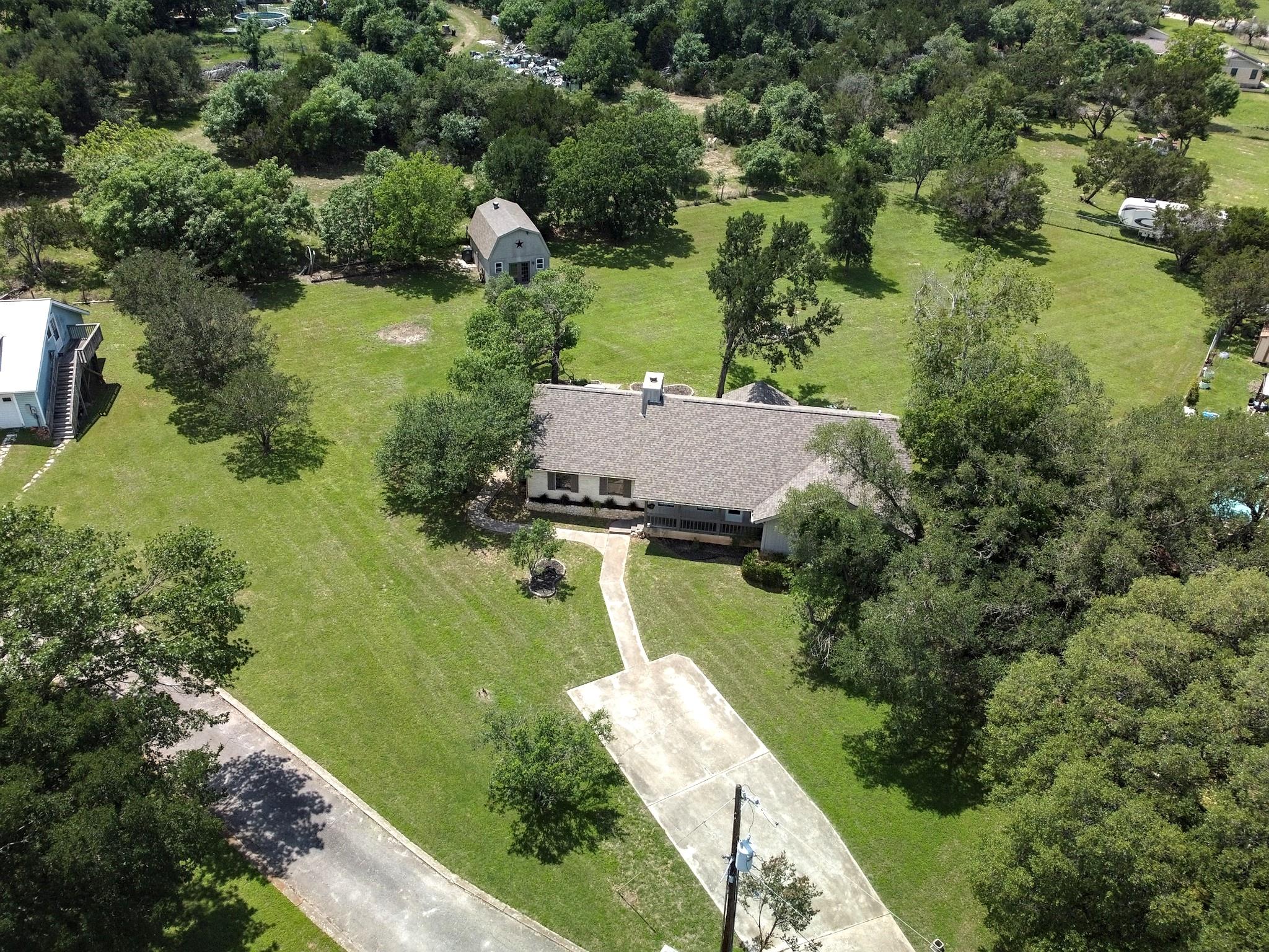402 Post Oak Ln Property Photo 34