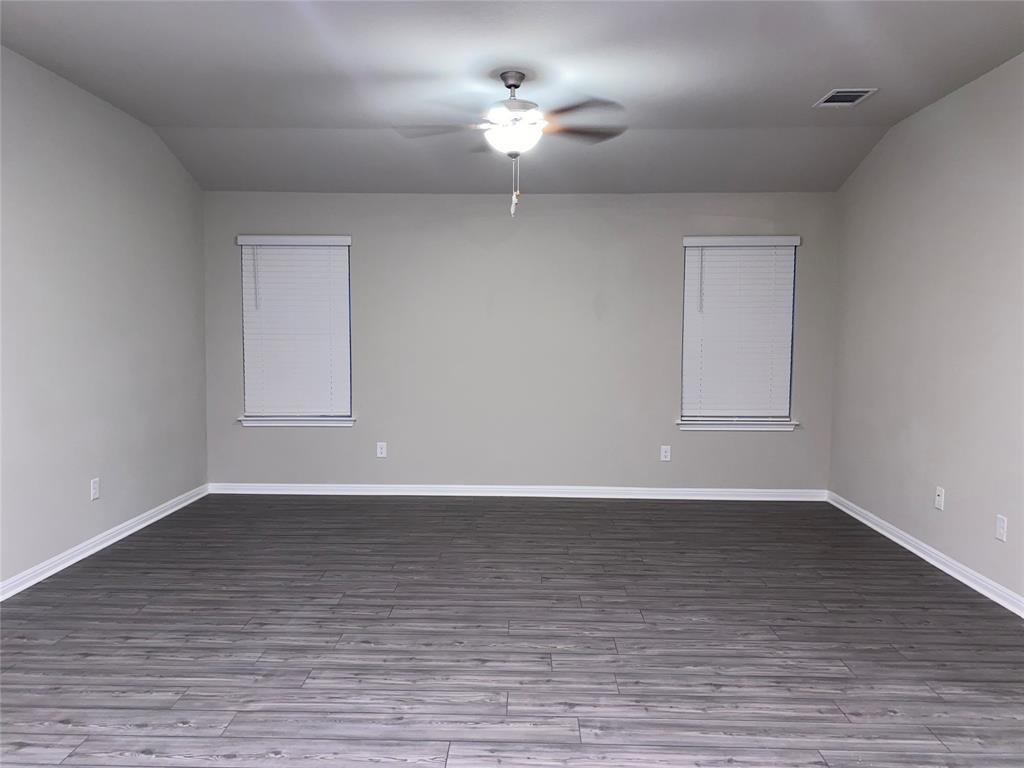 130 Fairmeadow Downs Dr Property Photo 3