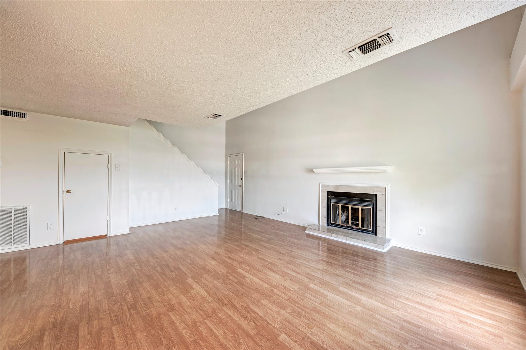 2401 Leon St #300 Property Photo 1